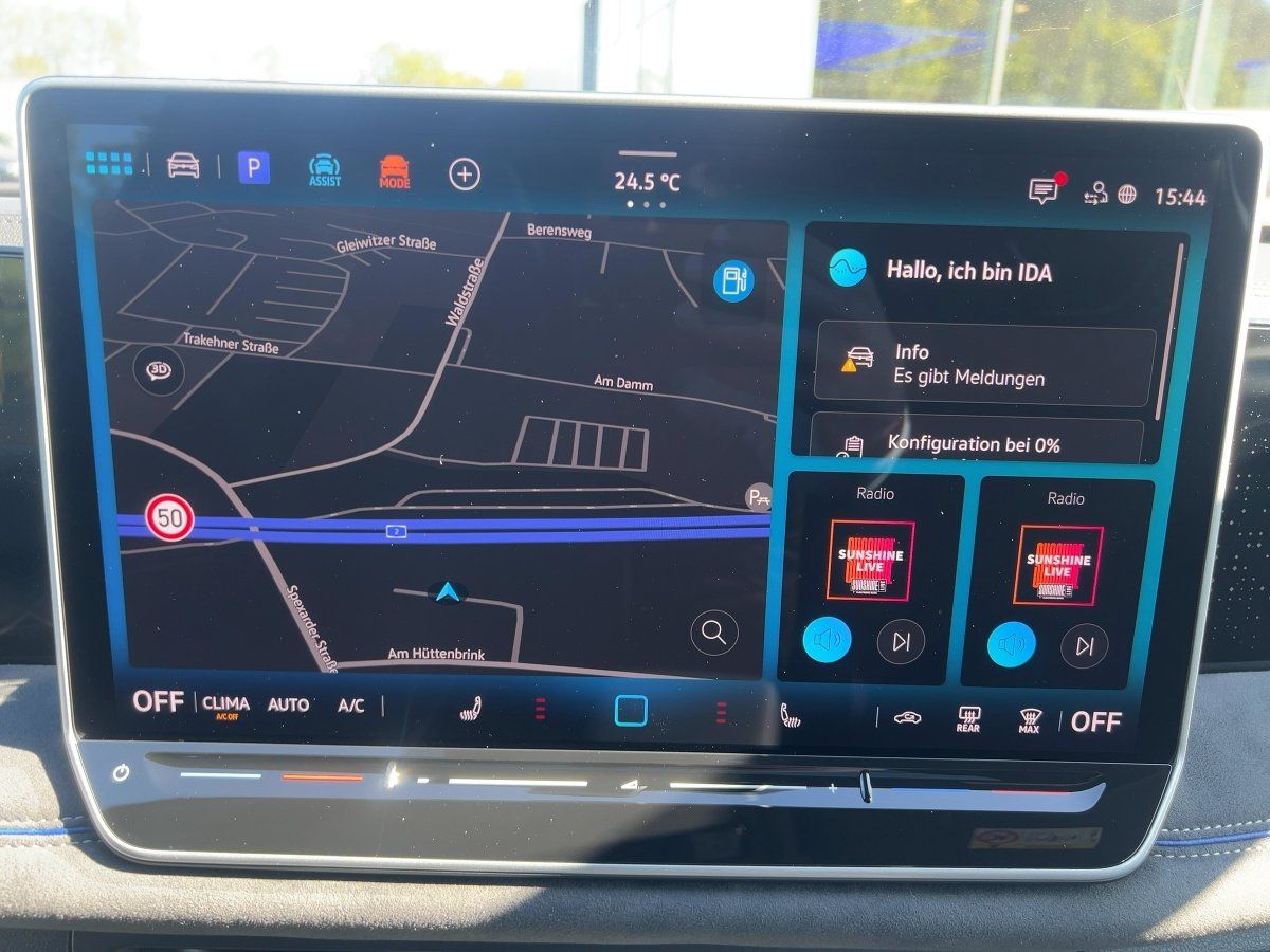 Fahrzeugabbildung Volkswagen Tiguan TDI 4M R-Line AHK Navi BlackStyle Pano HU