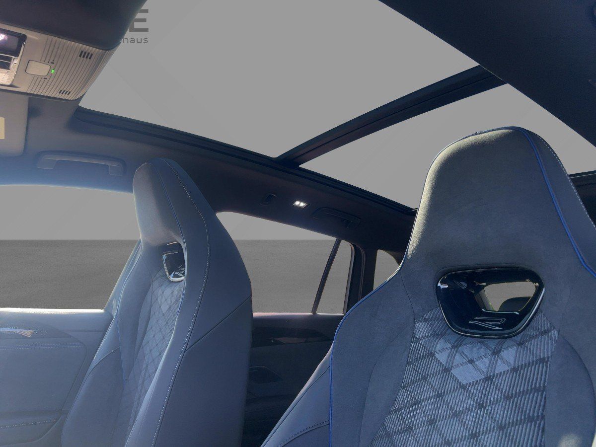 Fahrzeugabbildung Volkswagen Tiguan TDI 4M R-Line AHK Navi BlackStyle Pano HU