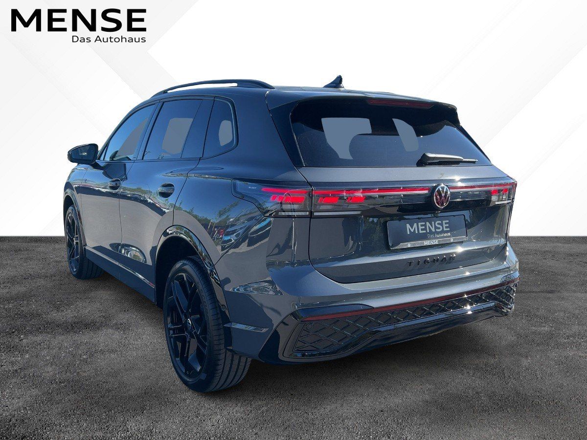 Fahrzeugabbildung Volkswagen Tiguan TDI 4M R-Line AHK Navi BlackStyle Pano HU