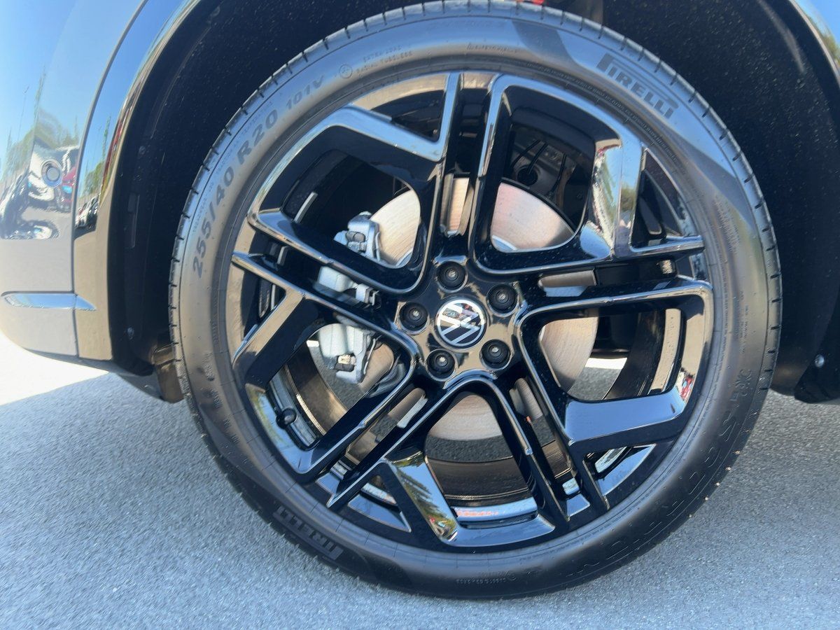 Fahrzeugabbildung Volkswagen Tiguan TDI 4M R-Line AHK Navi BlackStyle Pano HU