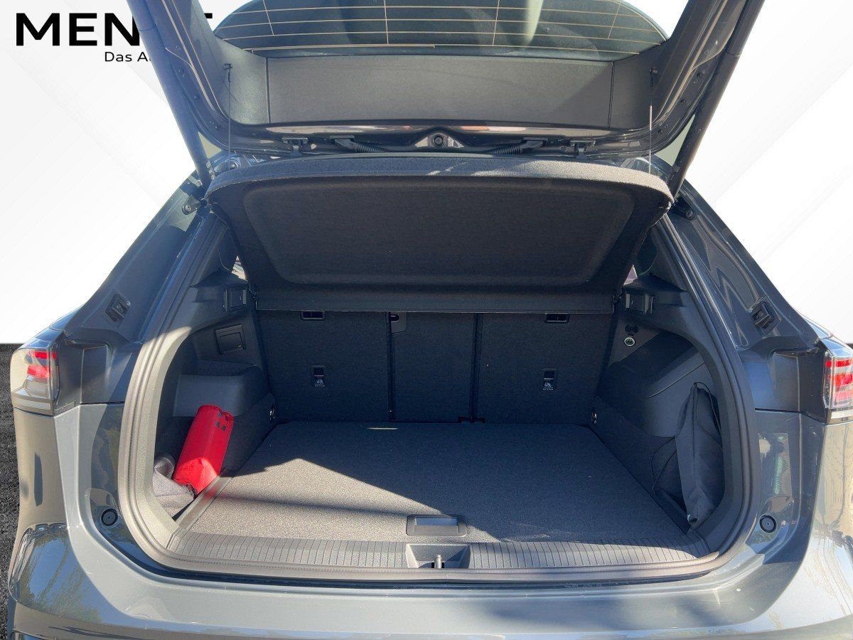 Fahrzeugabbildung Volkswagen Tiguan TDI 4M R-Line AHK Navi BlackStyle Pano HU