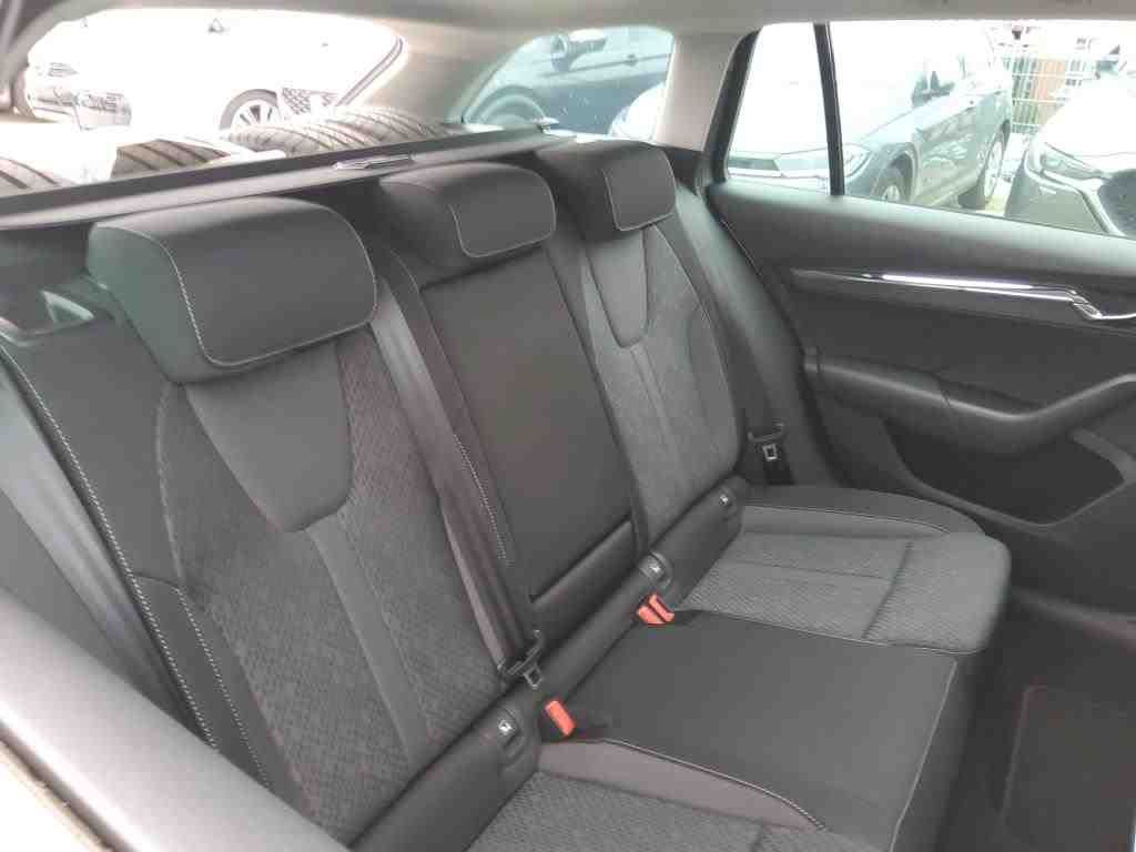 Fahrzeug autohaus mense Fahrzeugabbildung SKODA Octavia Combi 2.0 TDI Style HUD|Pano|SD|4xSHZG