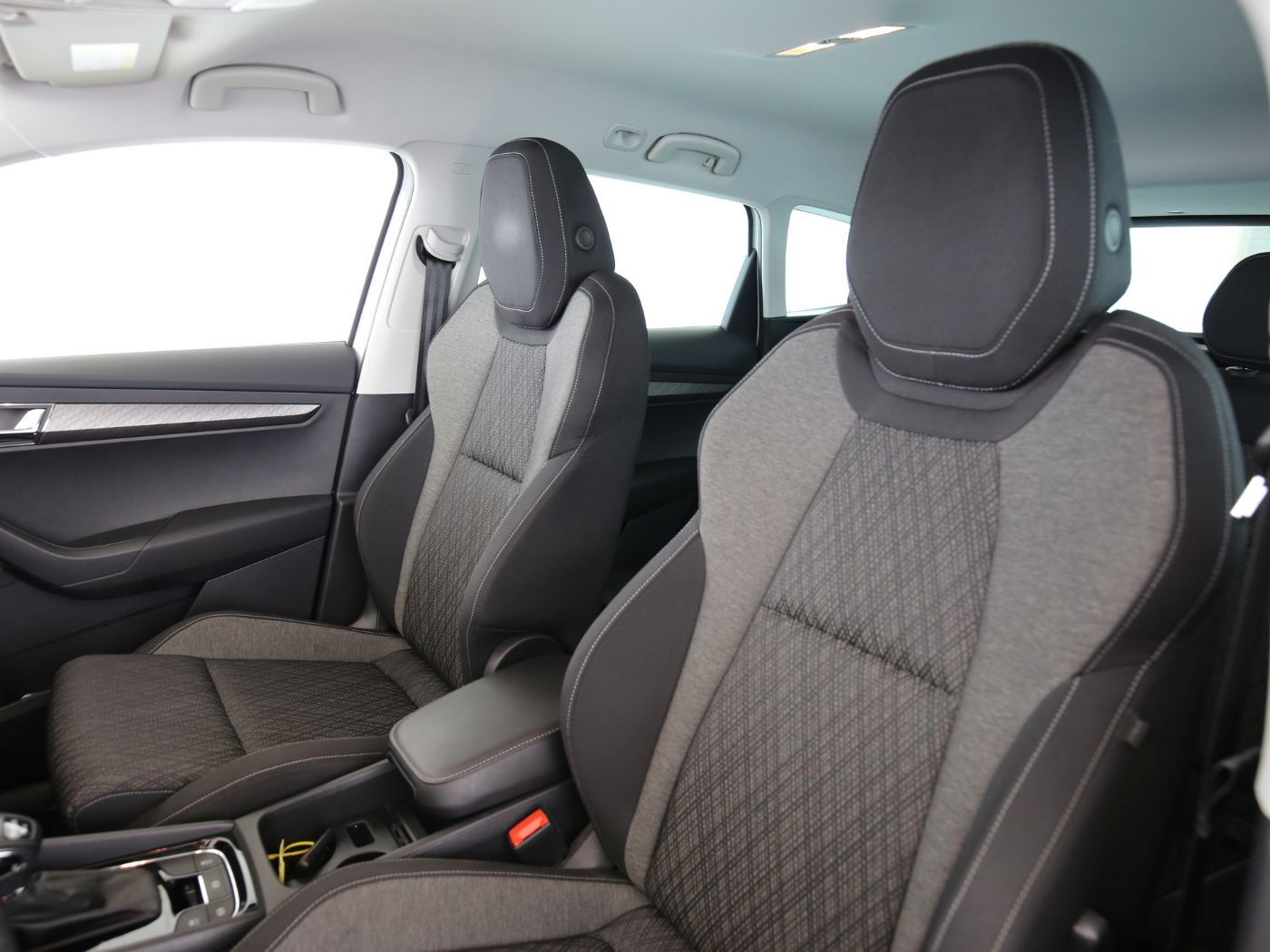 Fahrzeug autohaus mense Fahrzeugabbildung SKODA Karoq 2.0 TDI Style AHK|4xSHZG|ACC|LED|Navi|PDC