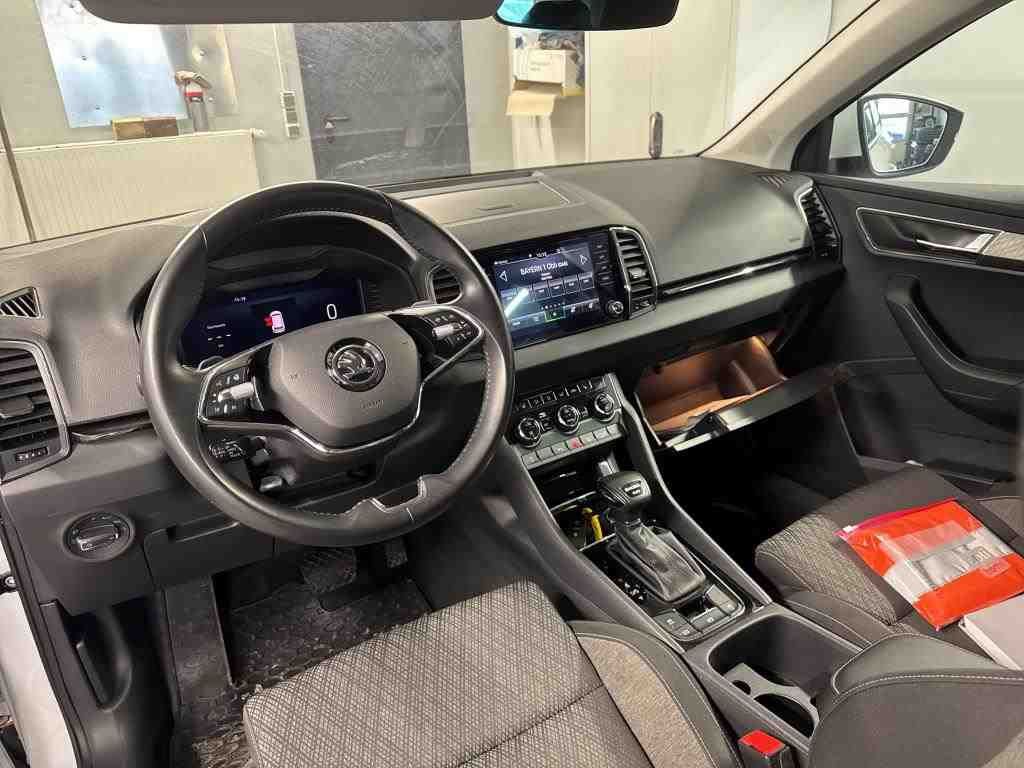 Fahrzeugabbildung SKODA Karoq 2.0 TDI Style AHK|4xSHZG|ACC|LED|Navi|PDC