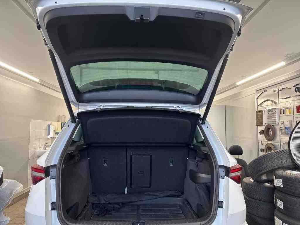 Fahrzeugabbildung SKODA Karoq 2.0 TDI Style AHK|4xSHZG|ACC|LED|Navi|PDC