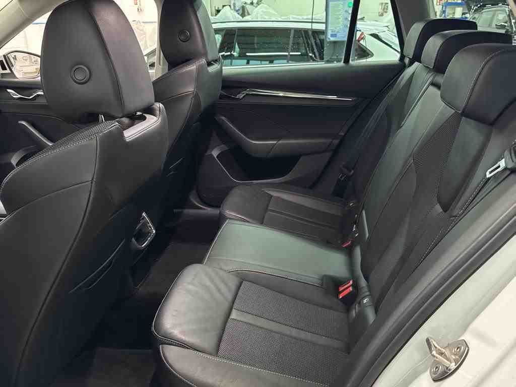 Fahrzeugabbildung SKODA Octavia Combi 2.0 TDI Style AHK|HUD|ACC|LED|Navi