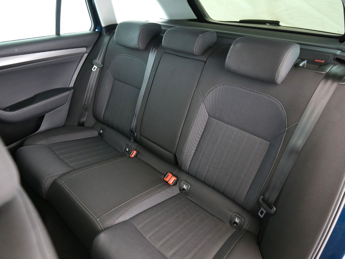 Fahrzeugabbildung SKODA Superb Combi 1.4 TSI Style iV Standhzg|ACC|LED