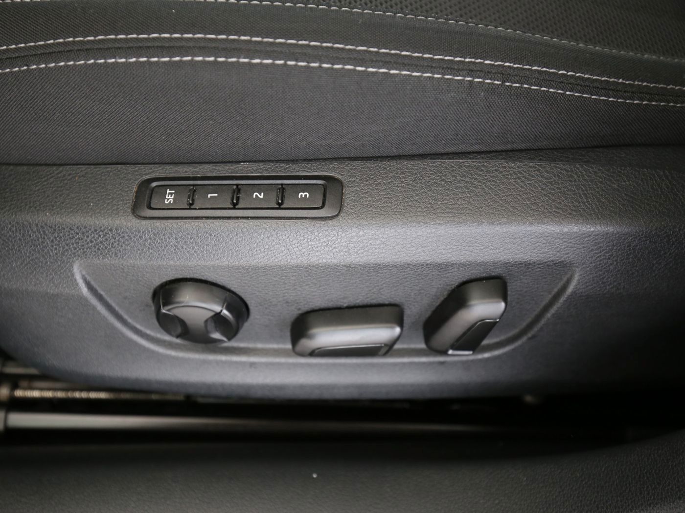 Fahrzeugabbildung SKODA Superb Combi 1.4 TSI Style iV Standhzg|ACC|LED