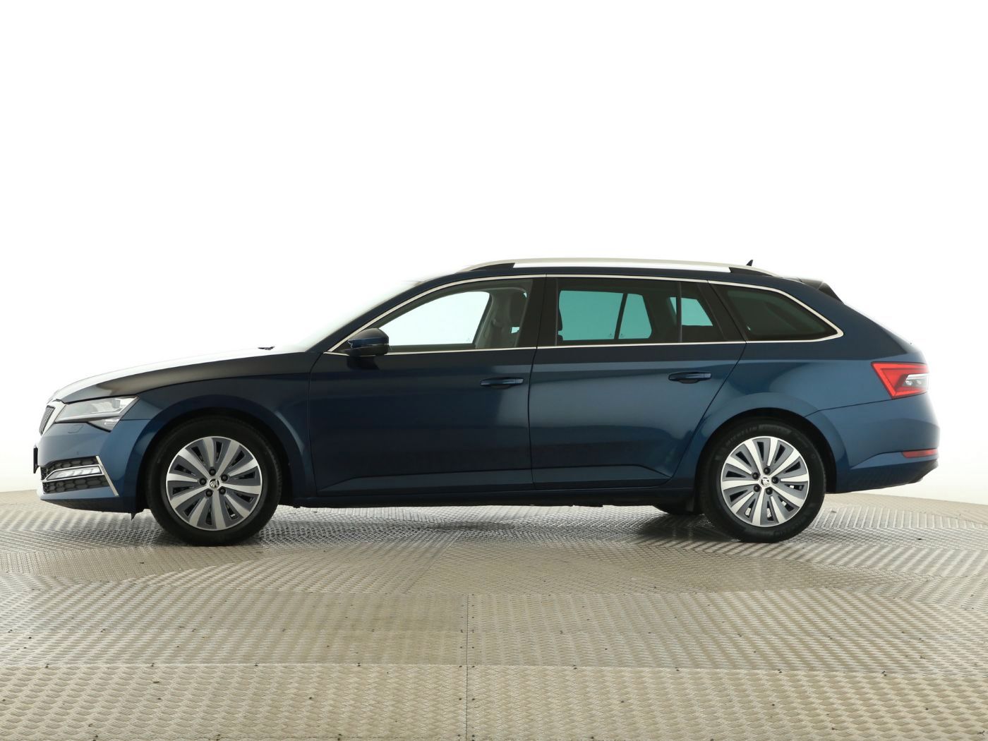 Fahrzeugabbildung SKODA Superb Combi 1.4 TSI Style iV Standhzg|ACC|LED