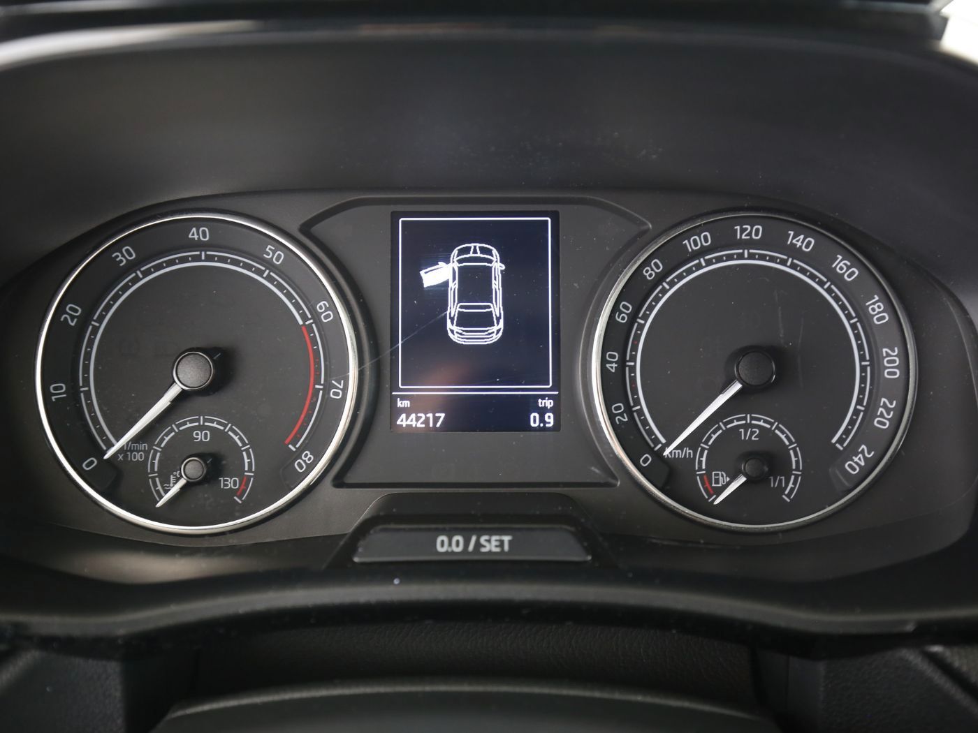 Fahrzeug autohaus mense Fahrzeugabbildung SKODA Fabia 1.0 MPI Active LED|LaneAss|PDC|SHZG