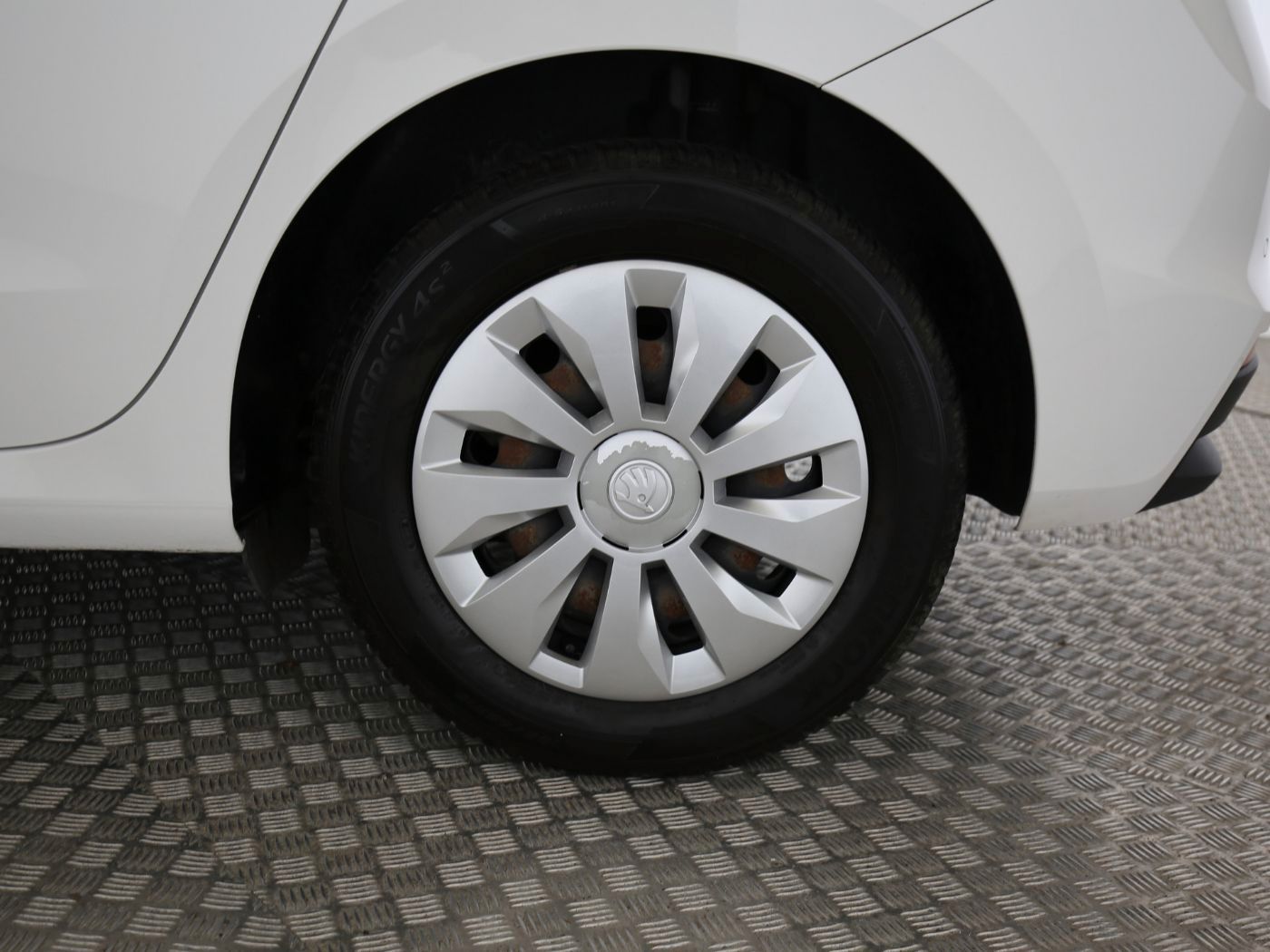 Fahrzeug autohaus mense Fahrzeugabbildung SKODA Fabia 1.0 MPI Active LED|LaneAss|PDC|SHZG