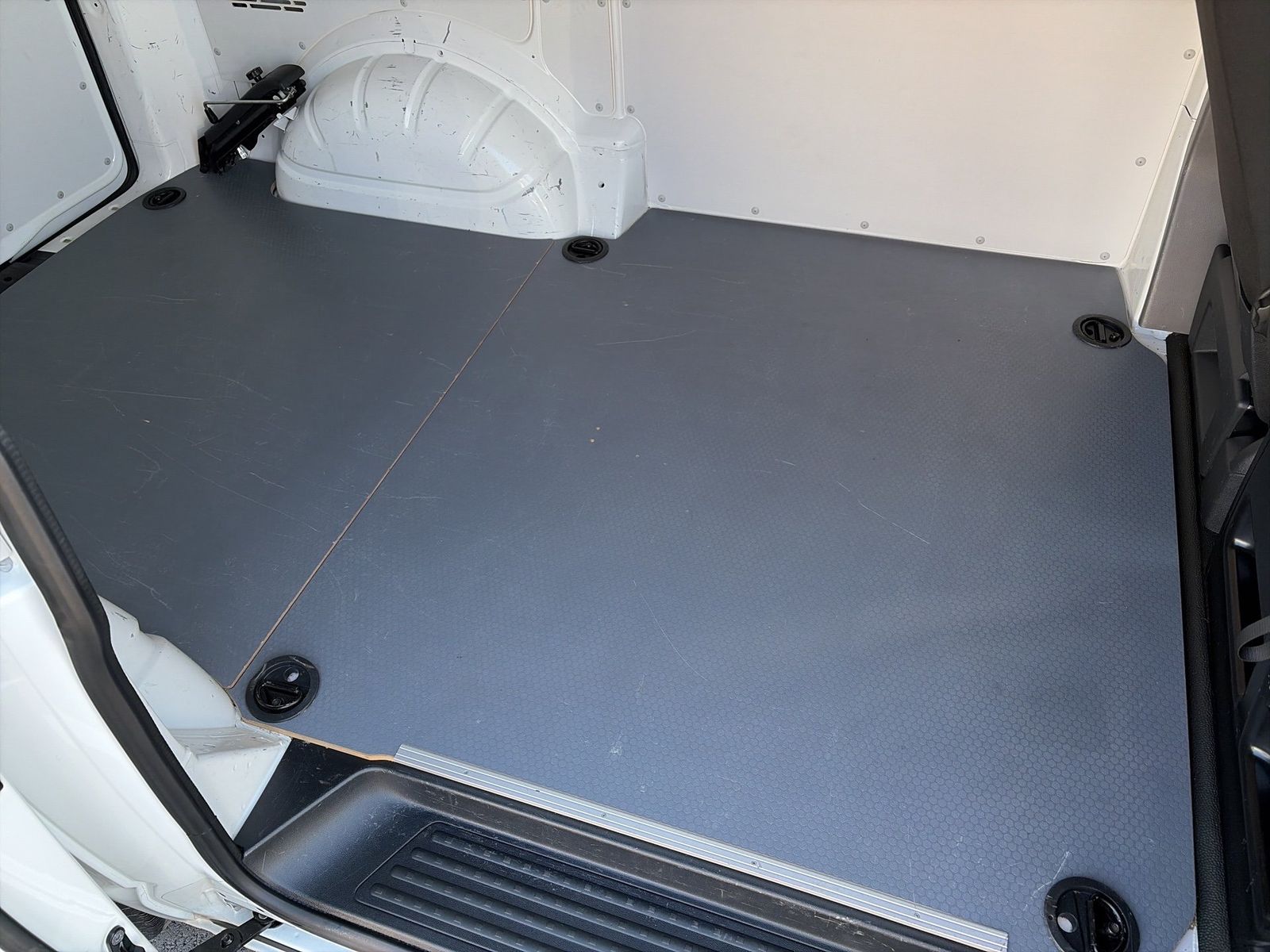 Fahrzeugabbildung Volkswagen T6.1 Transporter 2.0 TDI Kasten CarPlay|AHK