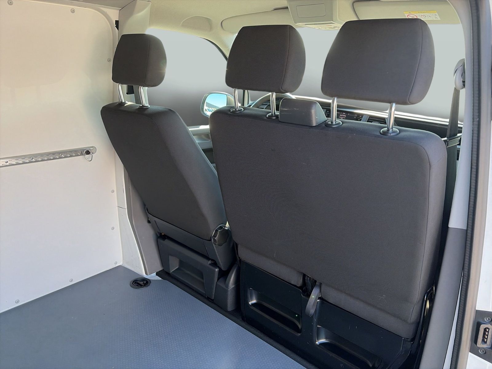 Fahrzeugabbildung Volkswagen T6.1 Transporter 2.0 TDI Kasten CarPlay|AHK