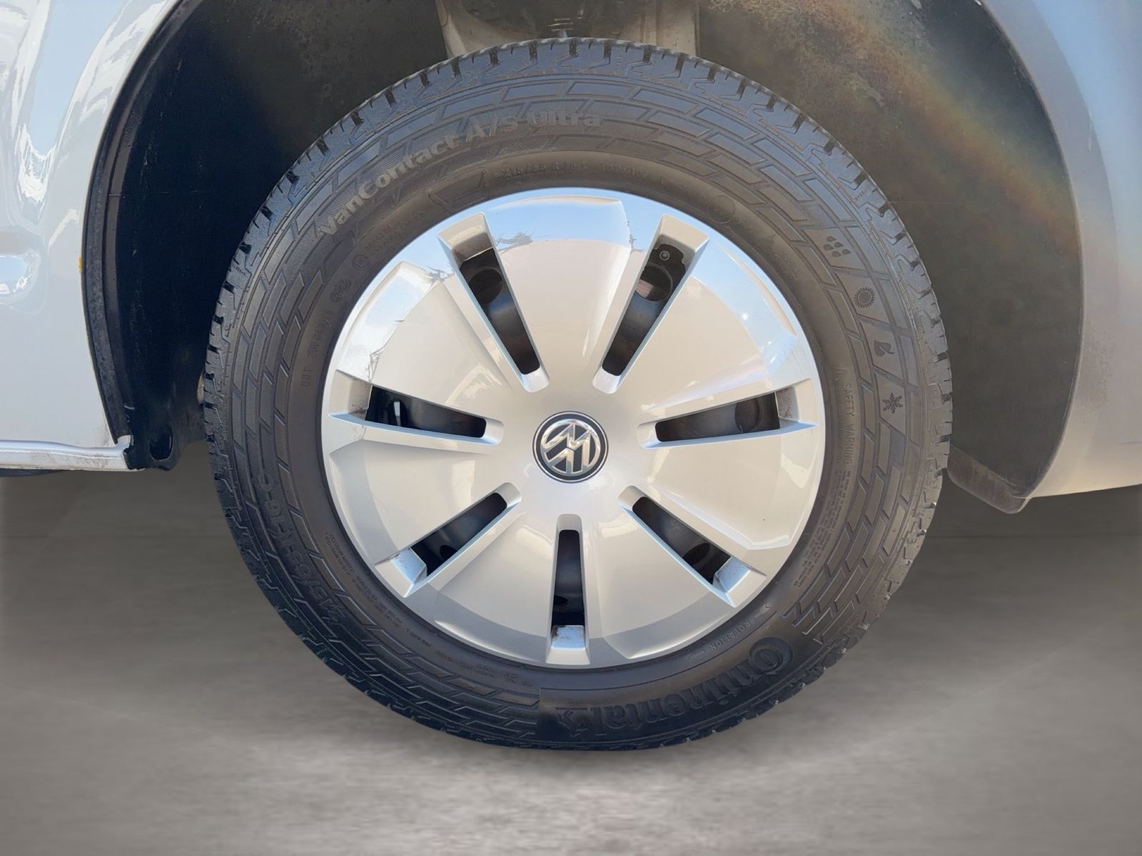 Fahrzeugabbildung Volkswagen T6.1 Transporter 2.0 TDI Kasten CarPlay|AHK