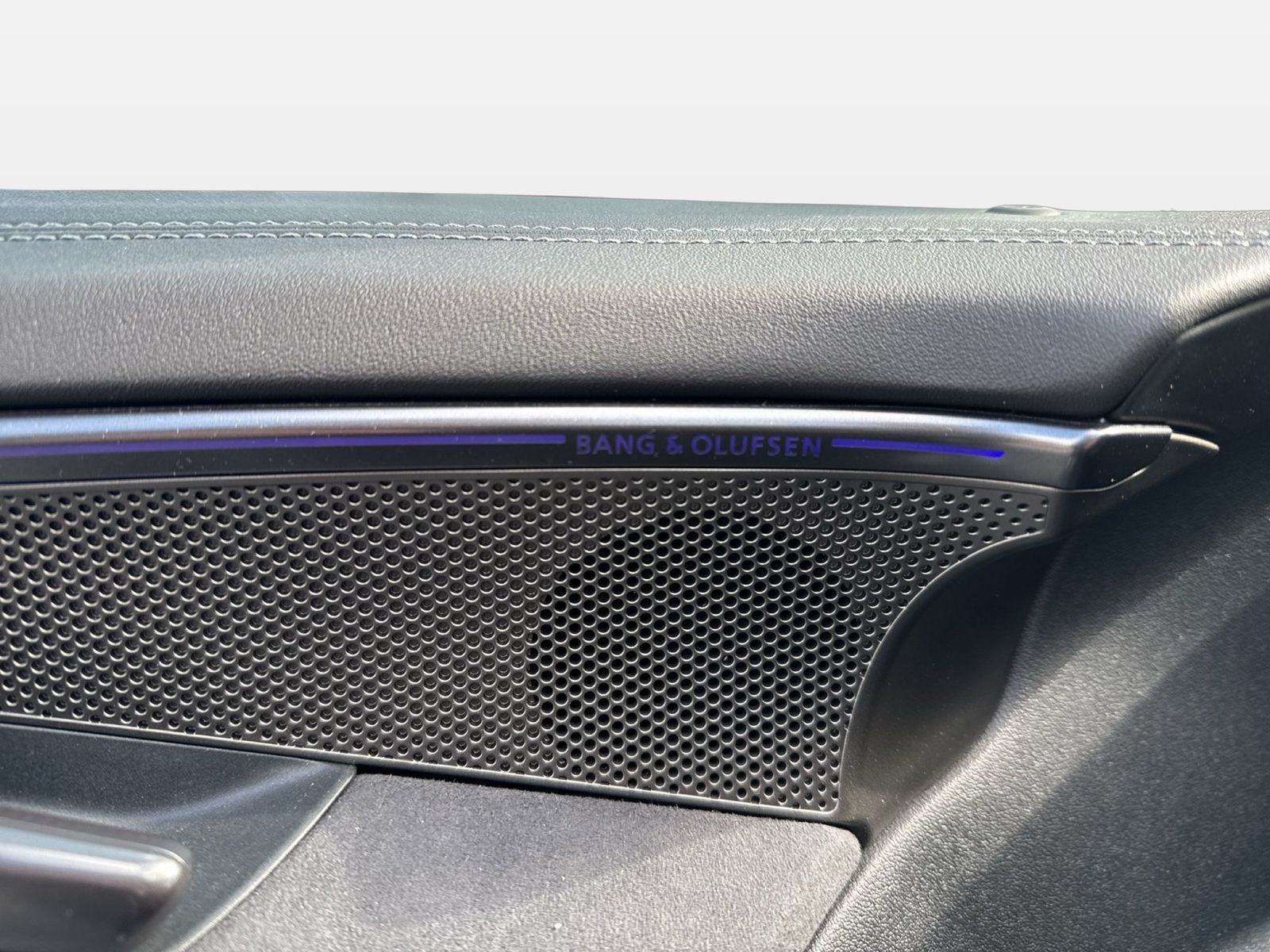 Fahrzeugabbildung Audi A6 Avant 270kW TFSI quattro Matrix|TechPro|AHK