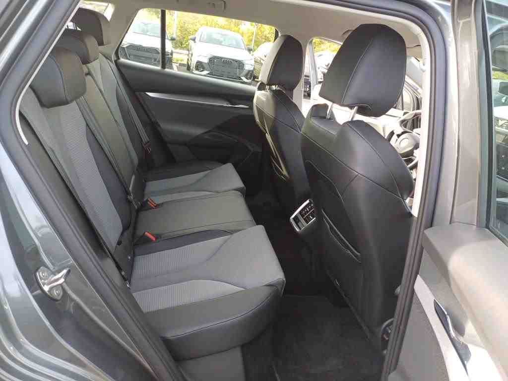 Fahrzeugabbildung SKODA Enyaq 50 Loft LED|VirtualCP|KlimaA|LaneAss|PDC