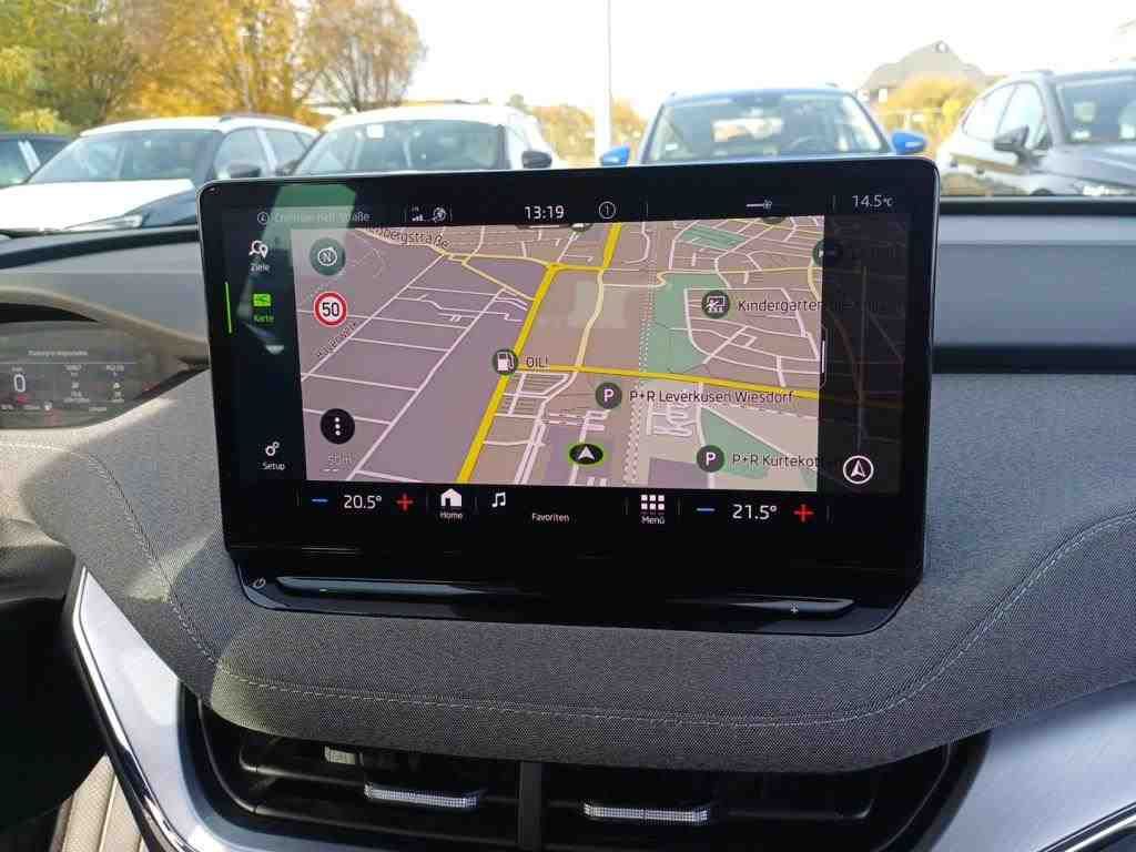 Fahrzeugabbildung SKODA Enyaq 50 Loft LED|VirtualCP|KlimaA|LaneAss|PDC
