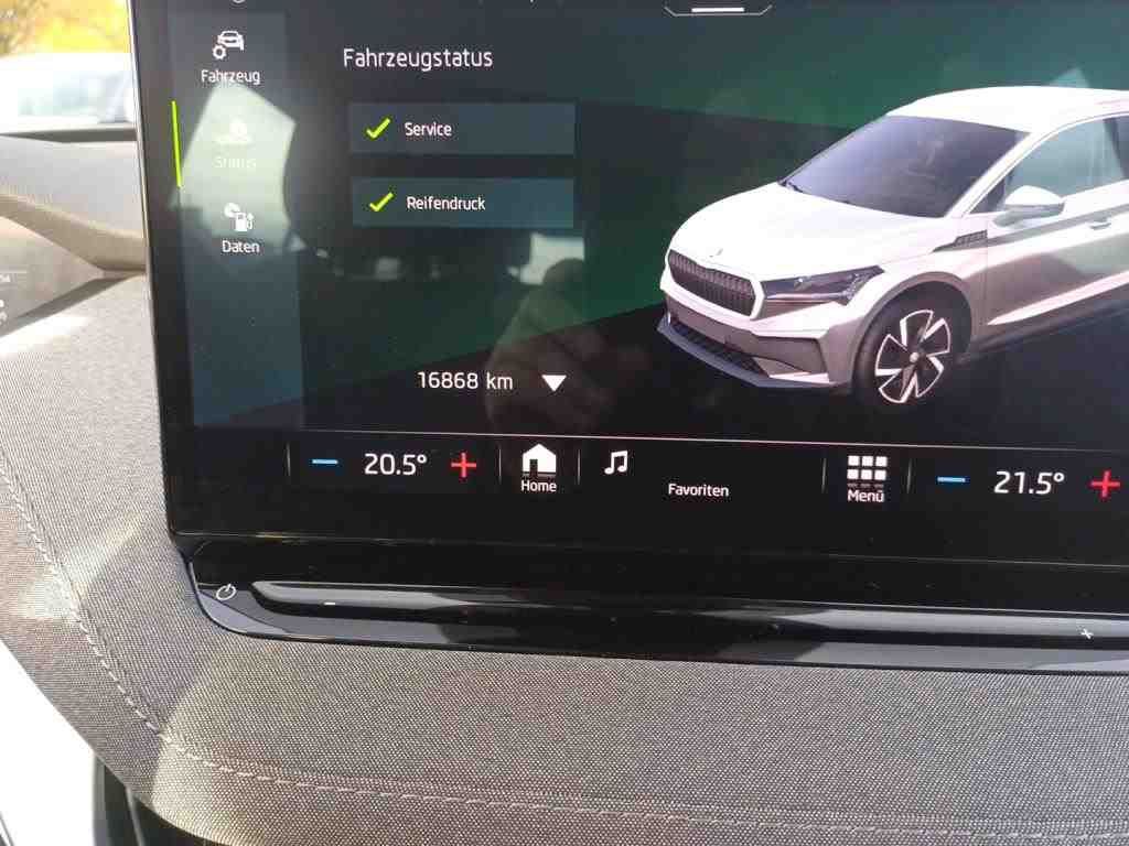 Fahrzeugabbildung SKODA Enyaq 50 Loft LED|VirtualCP|KlimaA|LaneAss|PDC