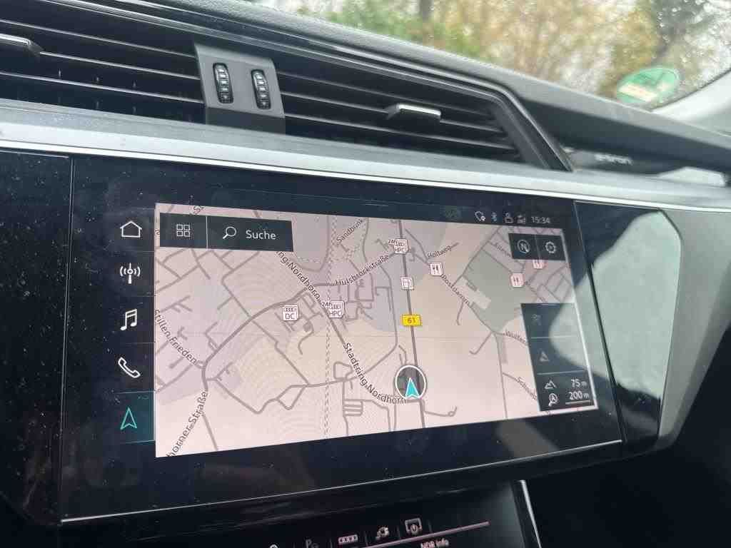 Fahrzeug autohaus mense Fahrzeugabbildung Audi e-tron 55 quattro Basis CarPlay|Luft|Standhzg|LM