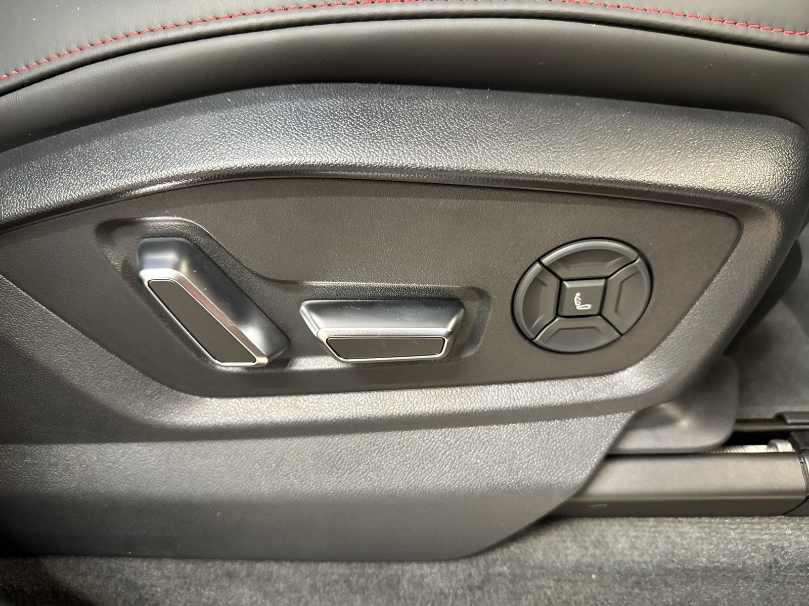 Fahrzeugabbildung Audi Q7 SUV S line 50 TDI quattro 210 kW tiptronic