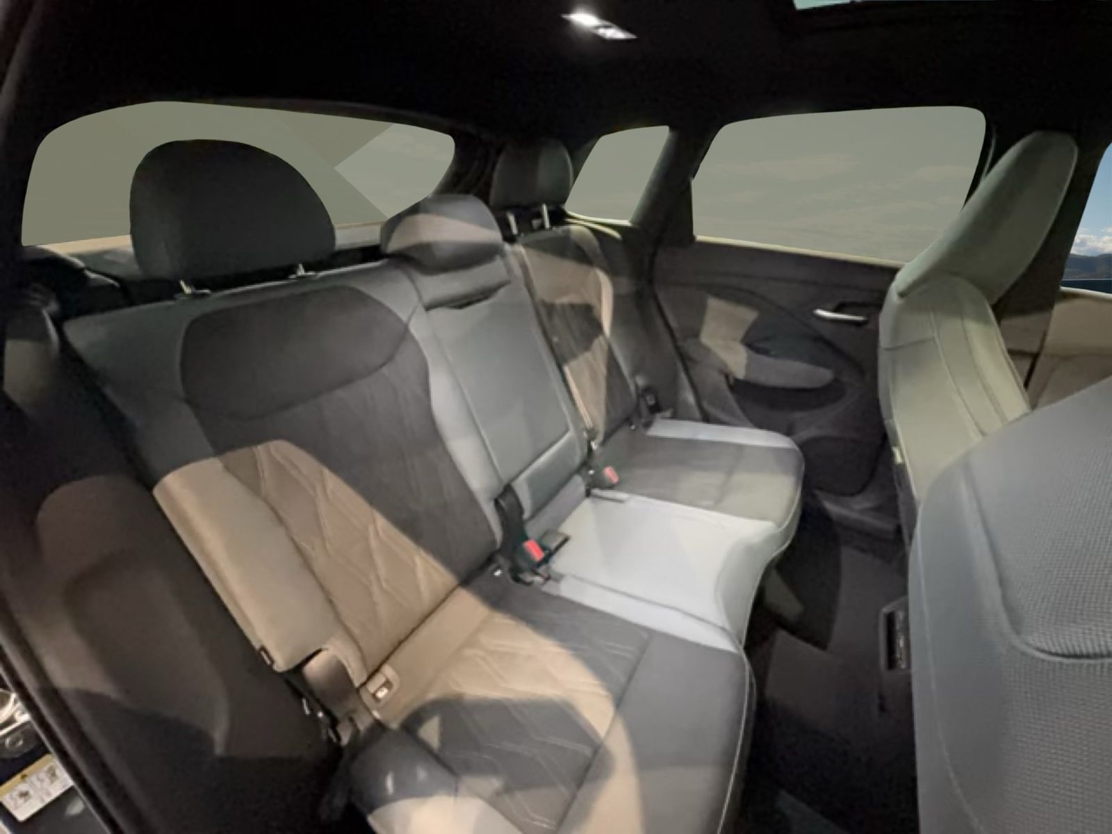 Fahrzeugabbildung Audi Q3 SUV TFSI 195 kW S tronic DigiMatrix|Sonos|Pan