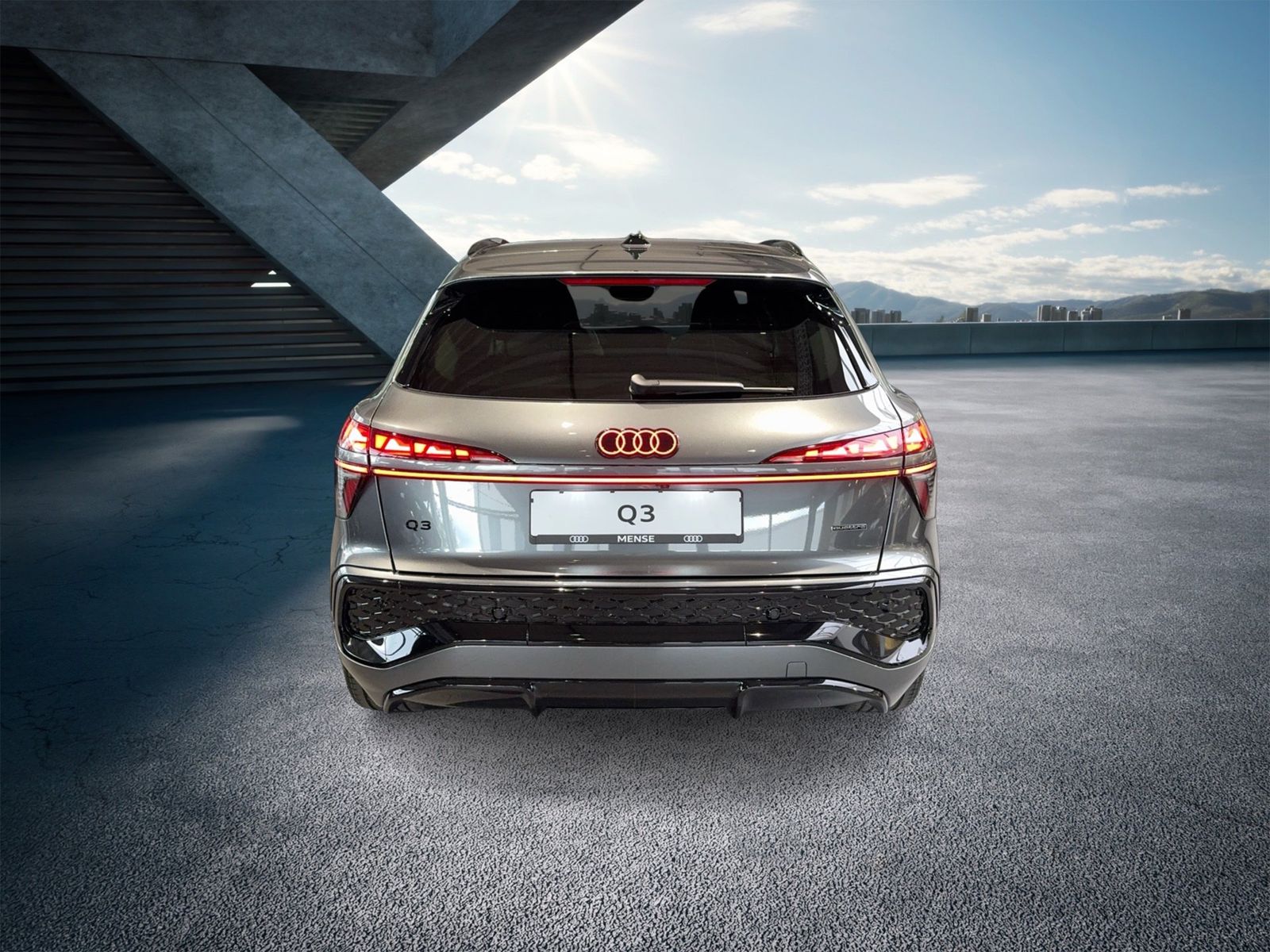 Fahrzeugabbildung Audi Q3 SUV TFSI 195 kW S tronic DigiMatrix|Sonos|Pan