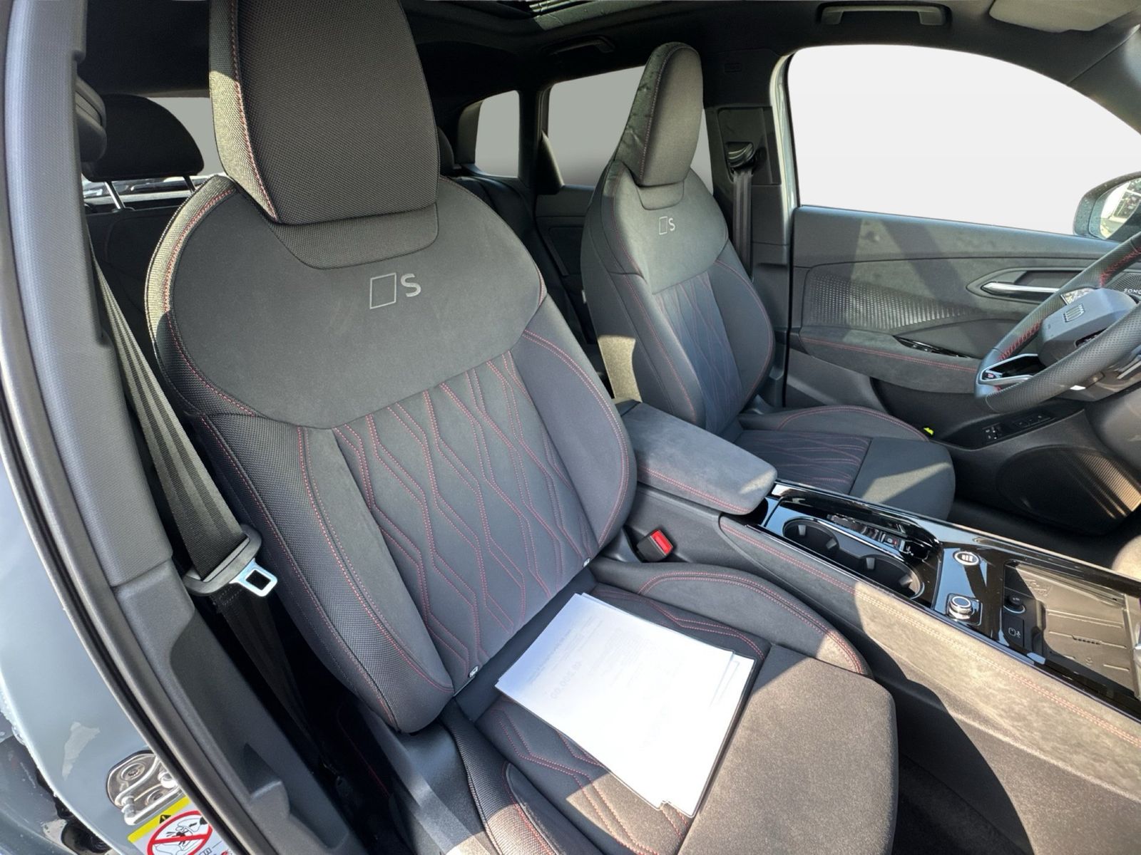 Fahrzeugabbildung Audi Q3 SUV e-hybrid S tronic Matrix|Sonos|TechPro|AH