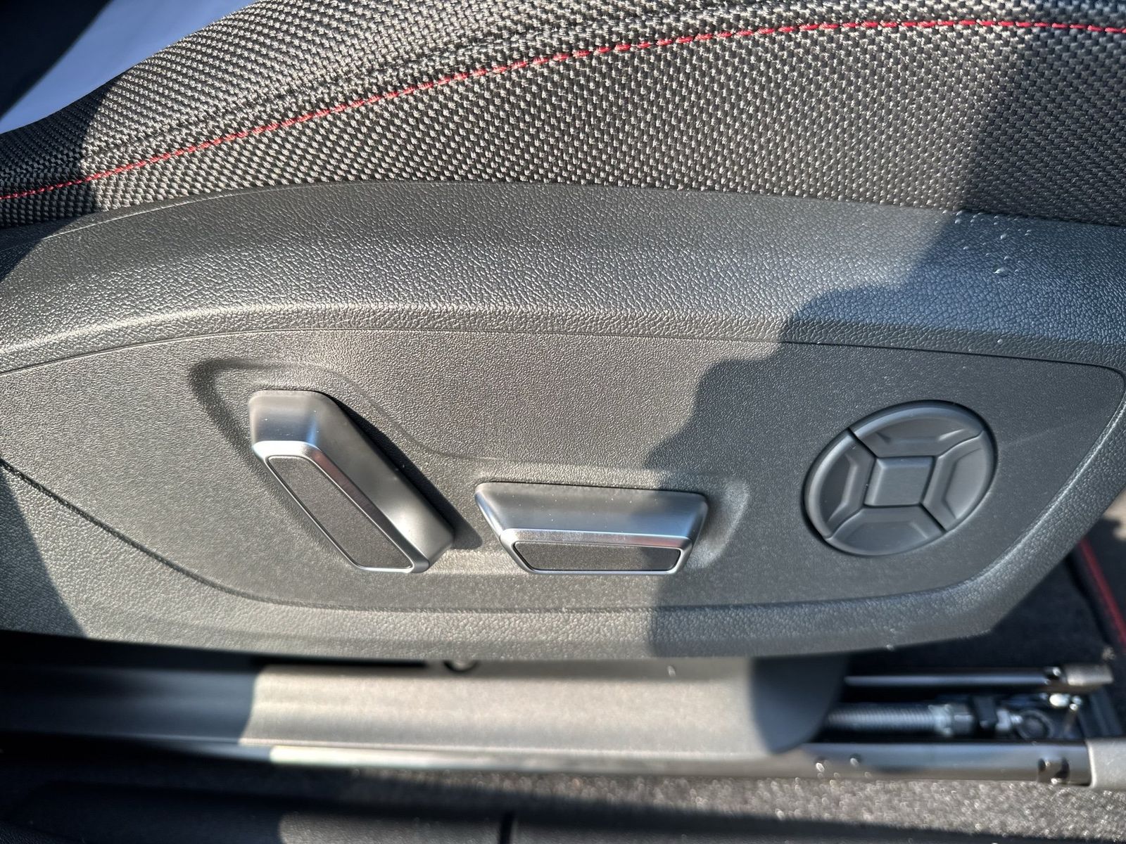 Fahrzeugabbildung Audi Q3 SUV e-hybrid S tronic Matrix|Sonos|TechPro|AH