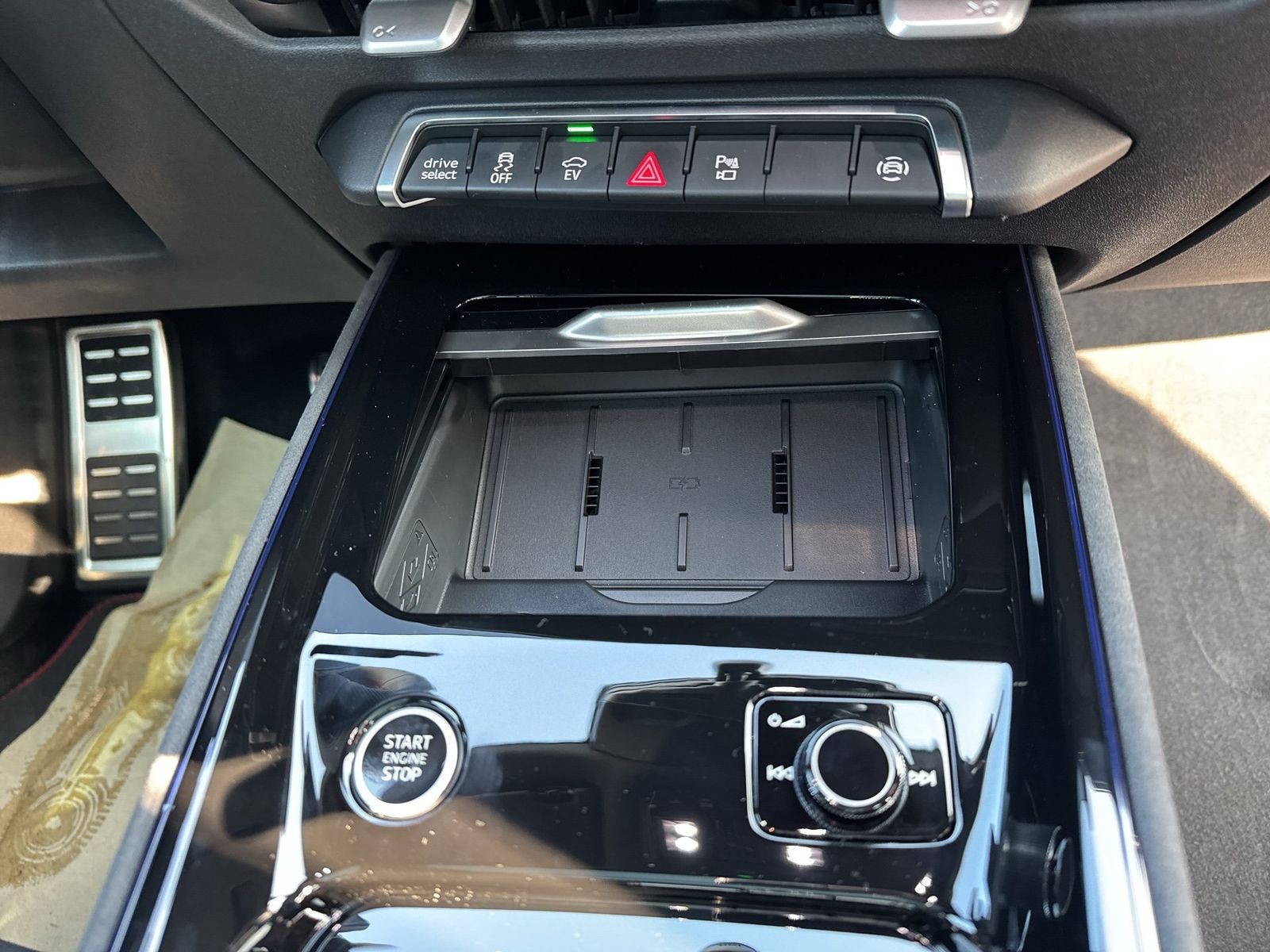Fahrzeugabbildung Audi Q3 SUV e-hybrid S tronic Matrix|Sonos|TechPro|AH