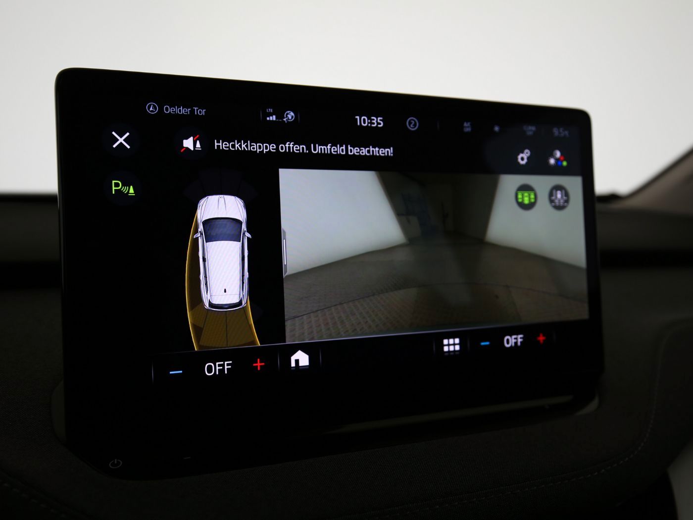 Fahrzeugabbildung SKODA Enyaq 50 Loft LED|VirtualCP|KlimaA|LaneAss|PDC