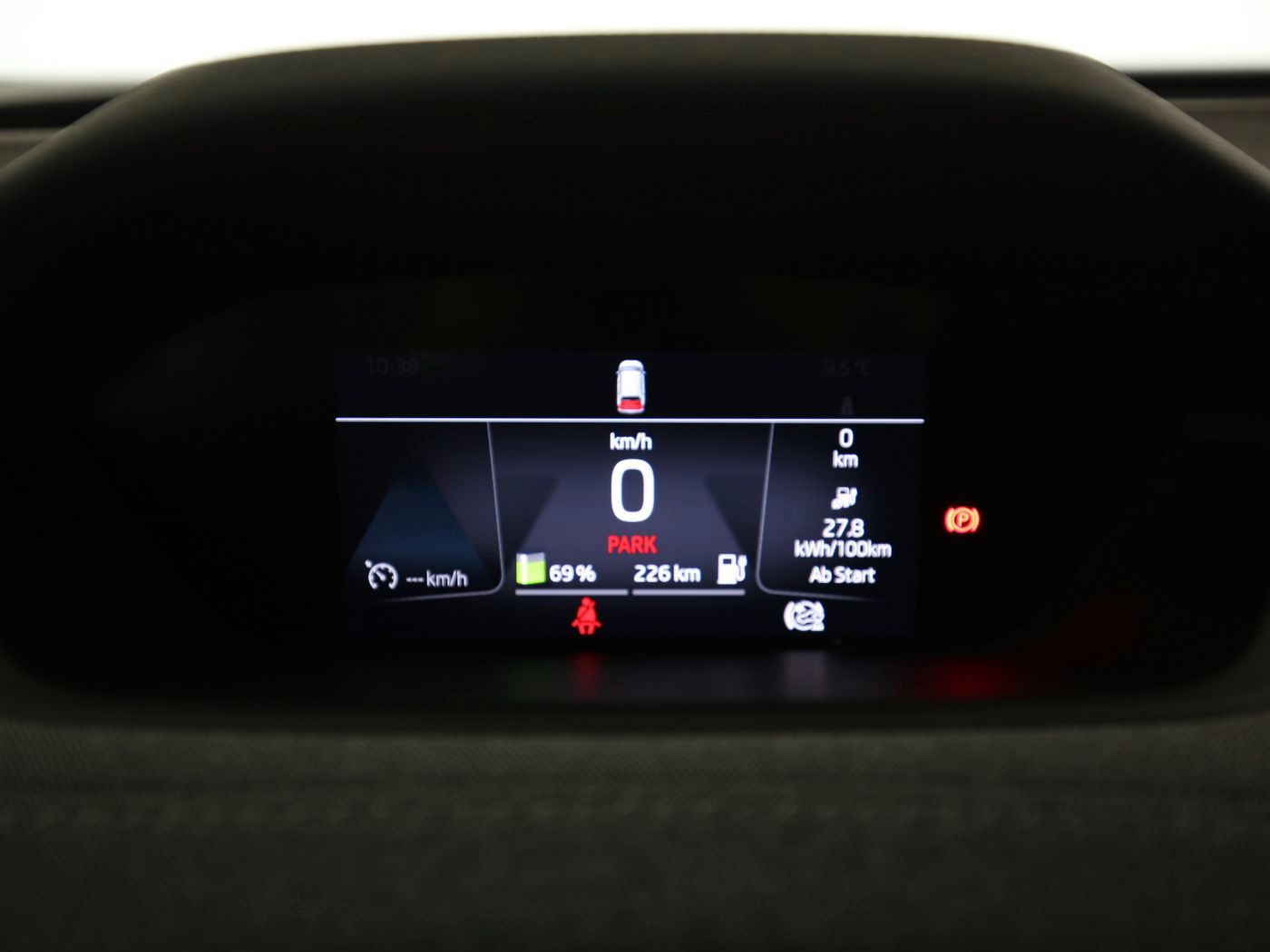 Fahrzeugabbildung SKODA Enyaq 50 Loft LED|VirtualCP|KlimaA|LaneAss|PDC