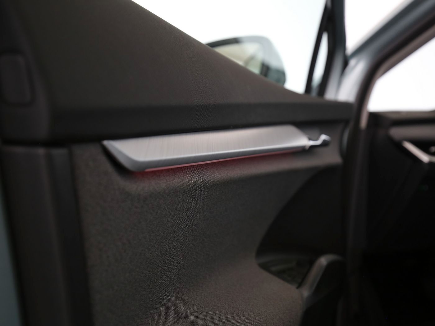 Fahrzeugabbildung SKODA Enyaq 50 Loft LED|VirtualCP|KlimaA|LaneAss|PDC