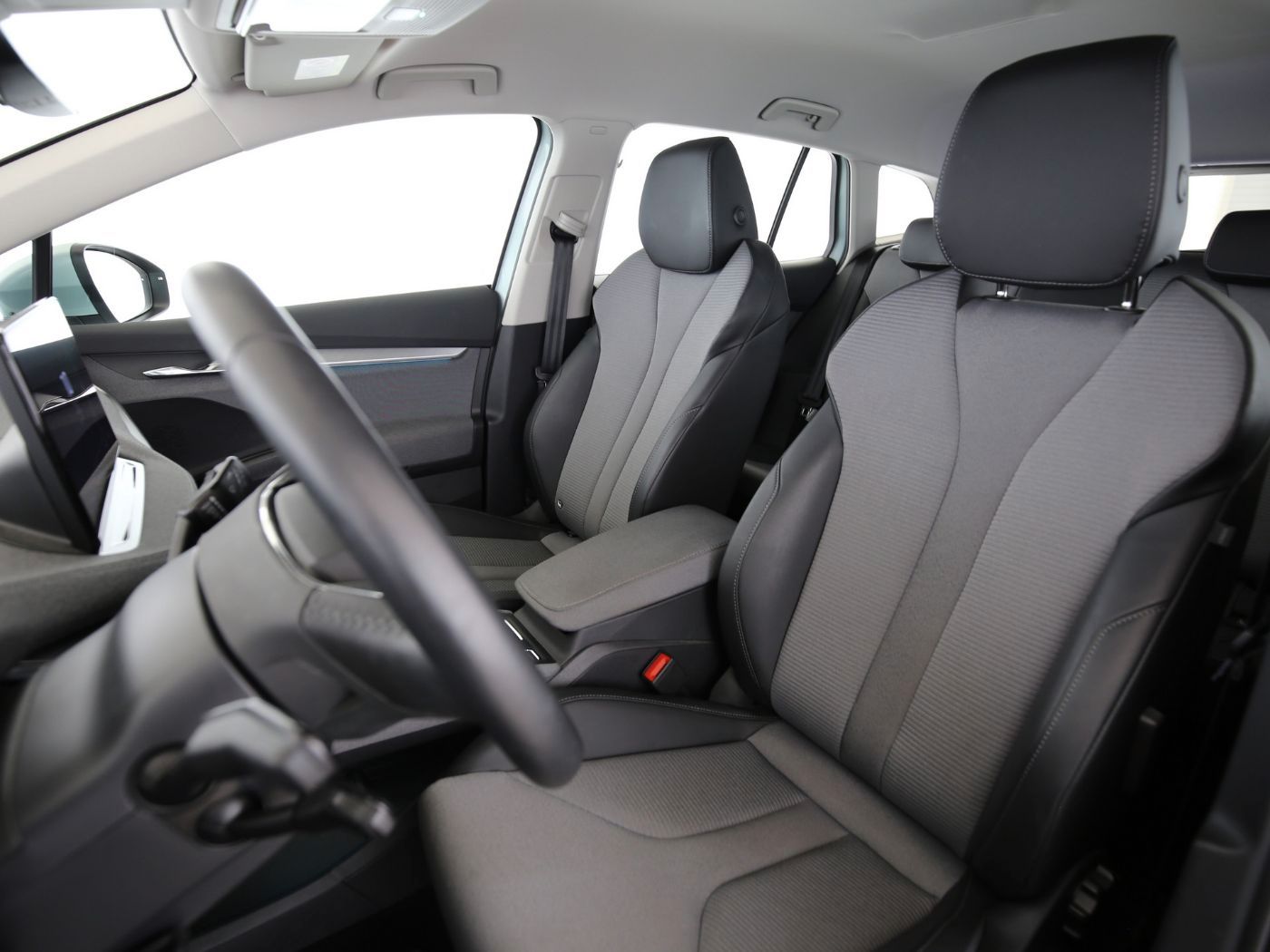 Fahrzeugabbildung SKODA Enyaq 50 Loft LED|VirtualCP|KlimaA|LaneAss|PDC