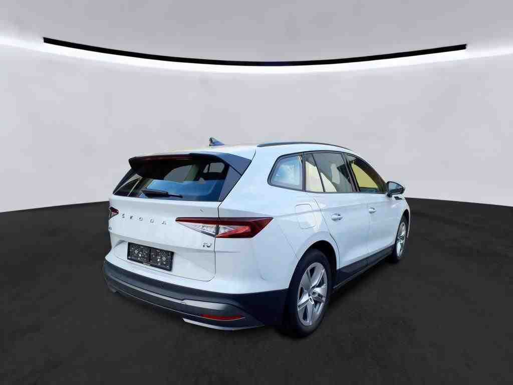 Fahrzeugabbildung SKODA Enyaq 50 Loft LED|VirtualCP|KlimaA|LaneAss|PDC