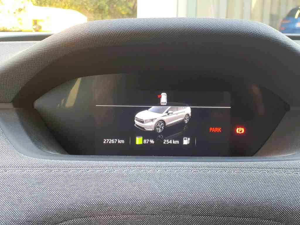 Fahrzeugabbildung SKODA Enyaq 50 Loft LED|VirtualCP|KlimaA|LaneAss|PDC