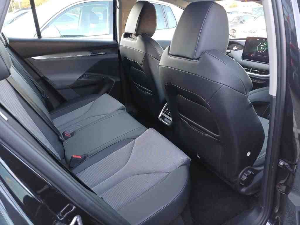 Fahrzeugabbildung SKODA Enyaq 50 Loft LED|VirtualCP|KlimaA|LaneAss|PDC