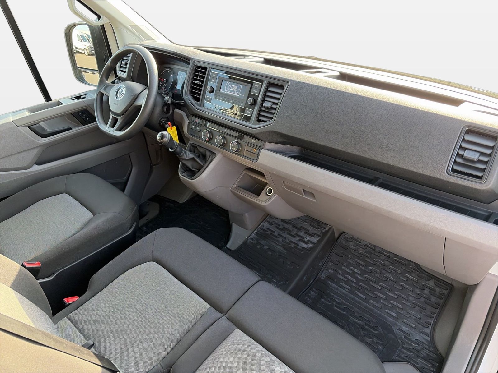 Fahrzeugabbildung Volkswagen Crafter 35 2.0 TDI Kasten FWD mittellang Hochdac