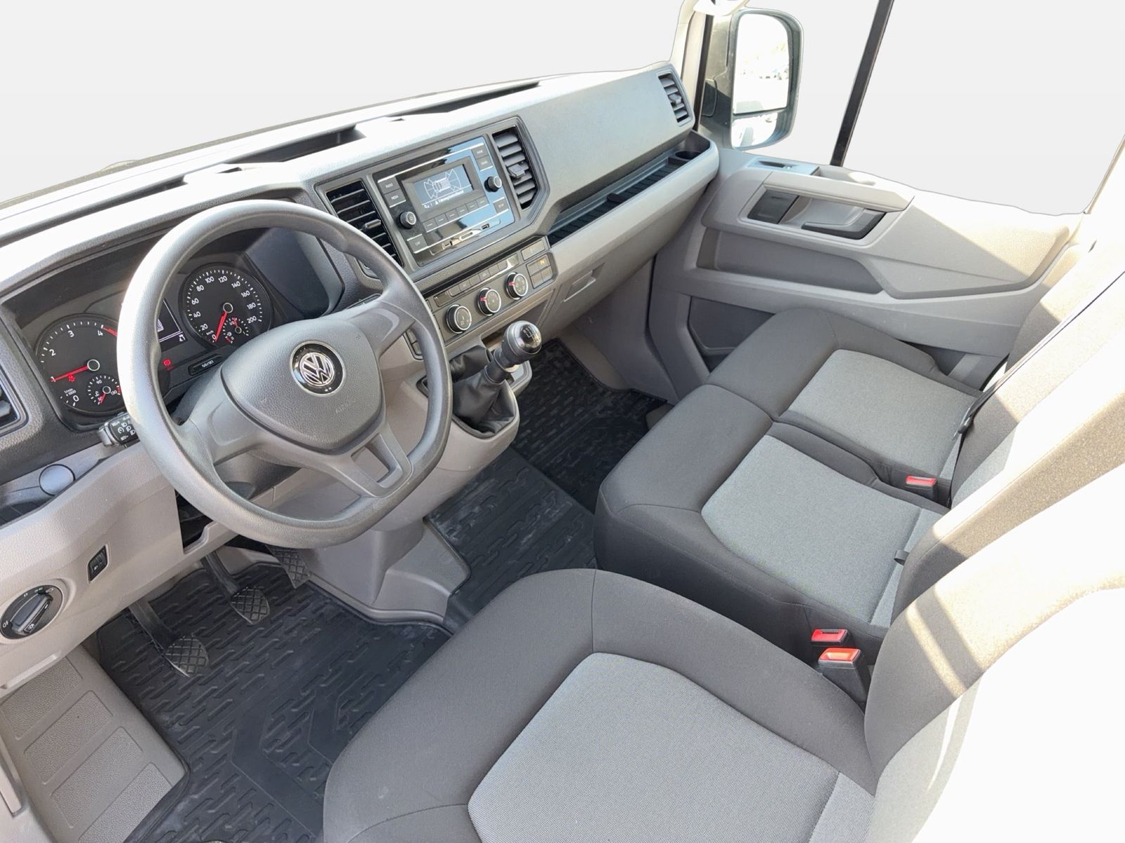 Fahrzeugabbildung Volkswagen Crafter 35 2.0 TDI Kasten FWD mittellang Hochdac