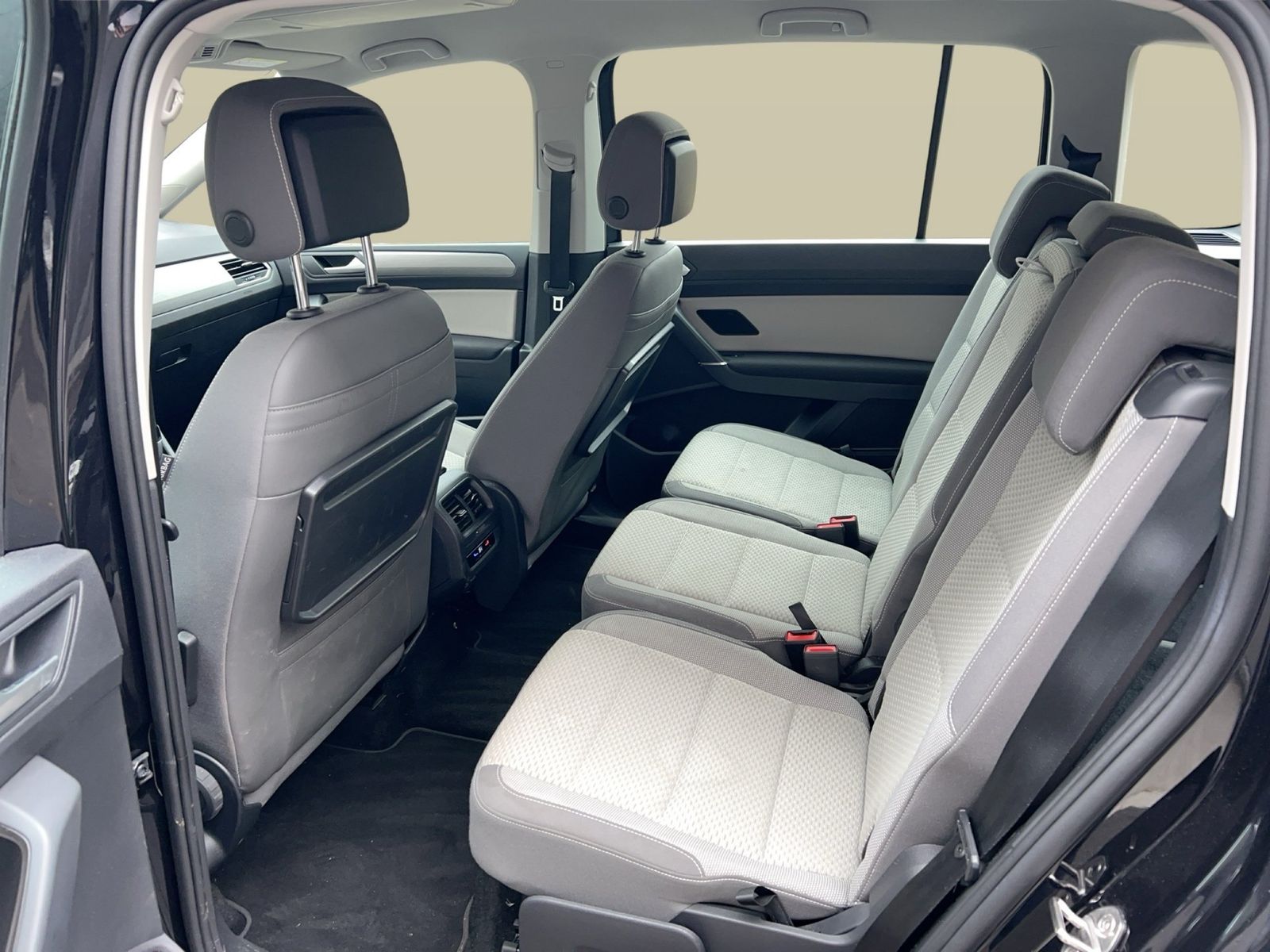 Fahrzeugabbildung Volkswagen Touran 1.5 TSI Comfortline 7-Sitzer CarPlay|ACC