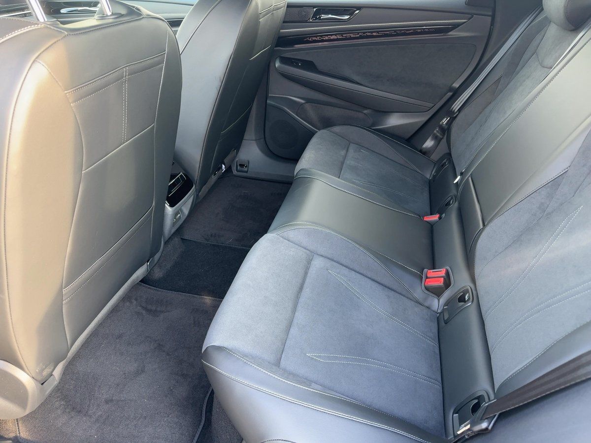 Fahrzeugabbildung Volkswagen ID.7 Tourer Pro 77 kWh AHK BlackStyle Navi 360°