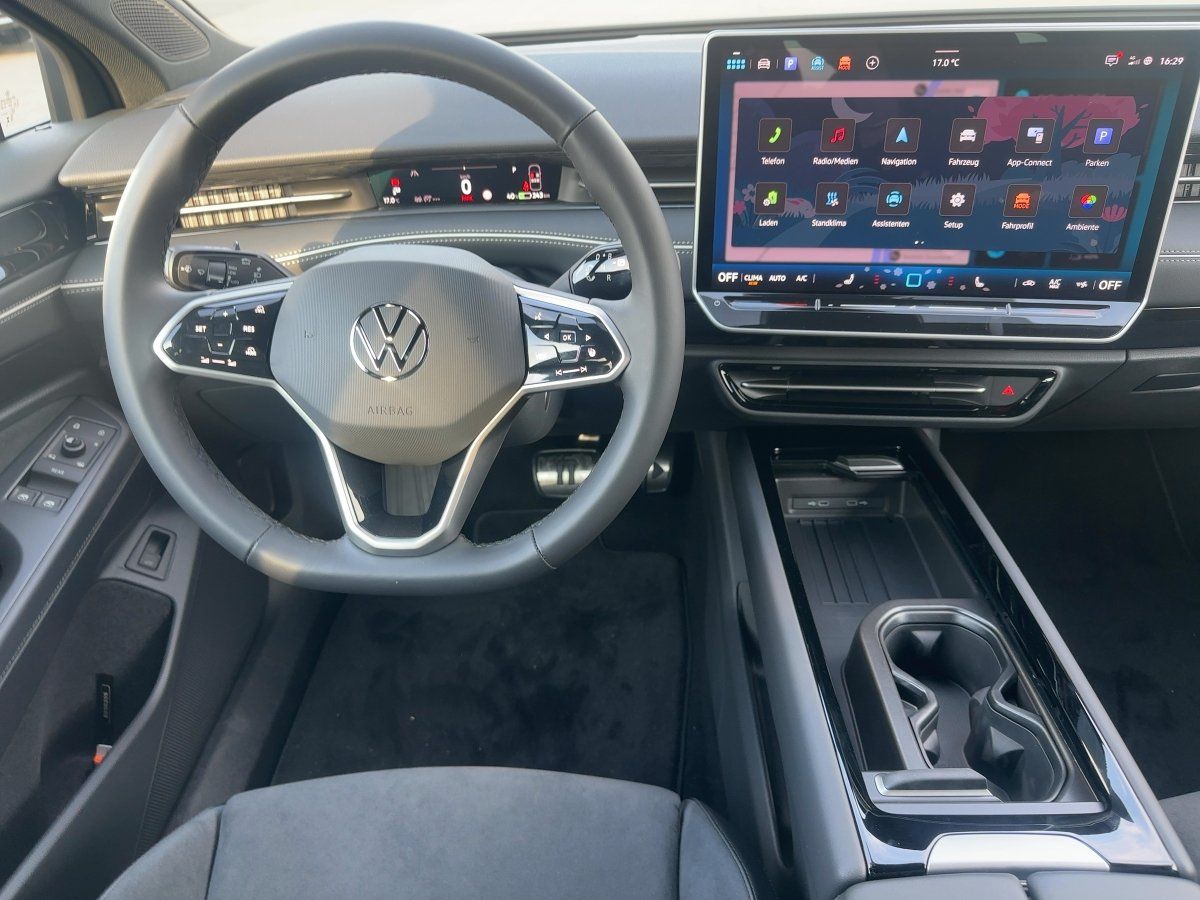 Fahrzeugabbildung Volkswagen ID.7 Tourer Pro 77 kWh AHK BlackStyle Navi 360°