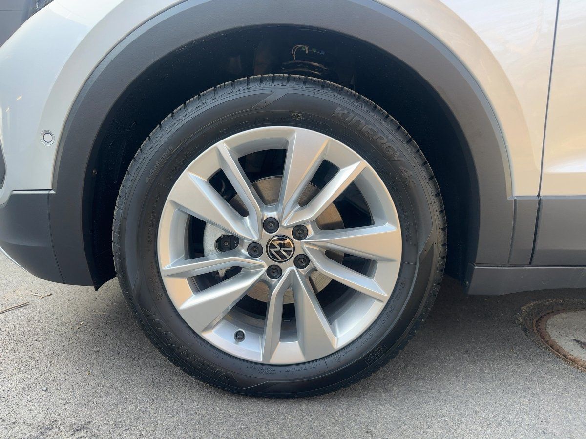 Fahrzeugabbildung Volkswagen T-Cross 1.0 TSI DSG Energy AHK Navi Ganzjahresr.