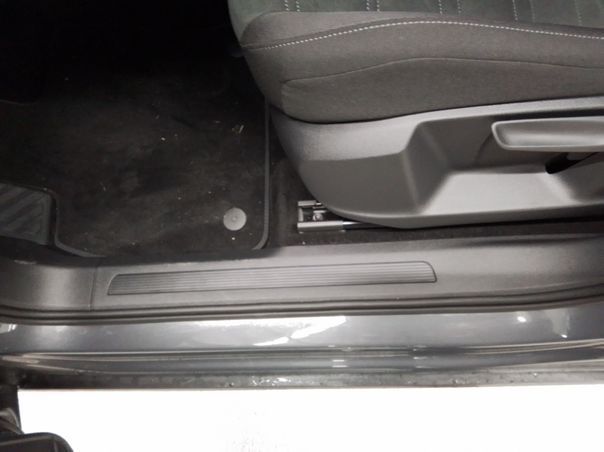 Fahrzeugabbildung Volkswagen Touran 2.0 TDI DSG Highline CarPlay|AHK|ACC|LED