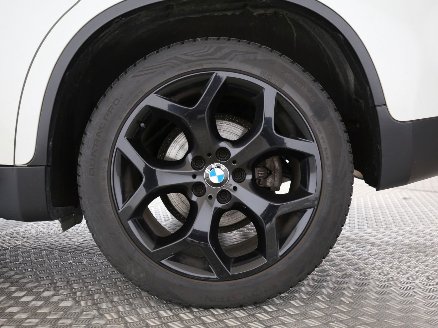 Fahrzeugabbildung BMW X6 xDrive40d HUD|Standhzg|LED|Navi|SoftClose|PDC