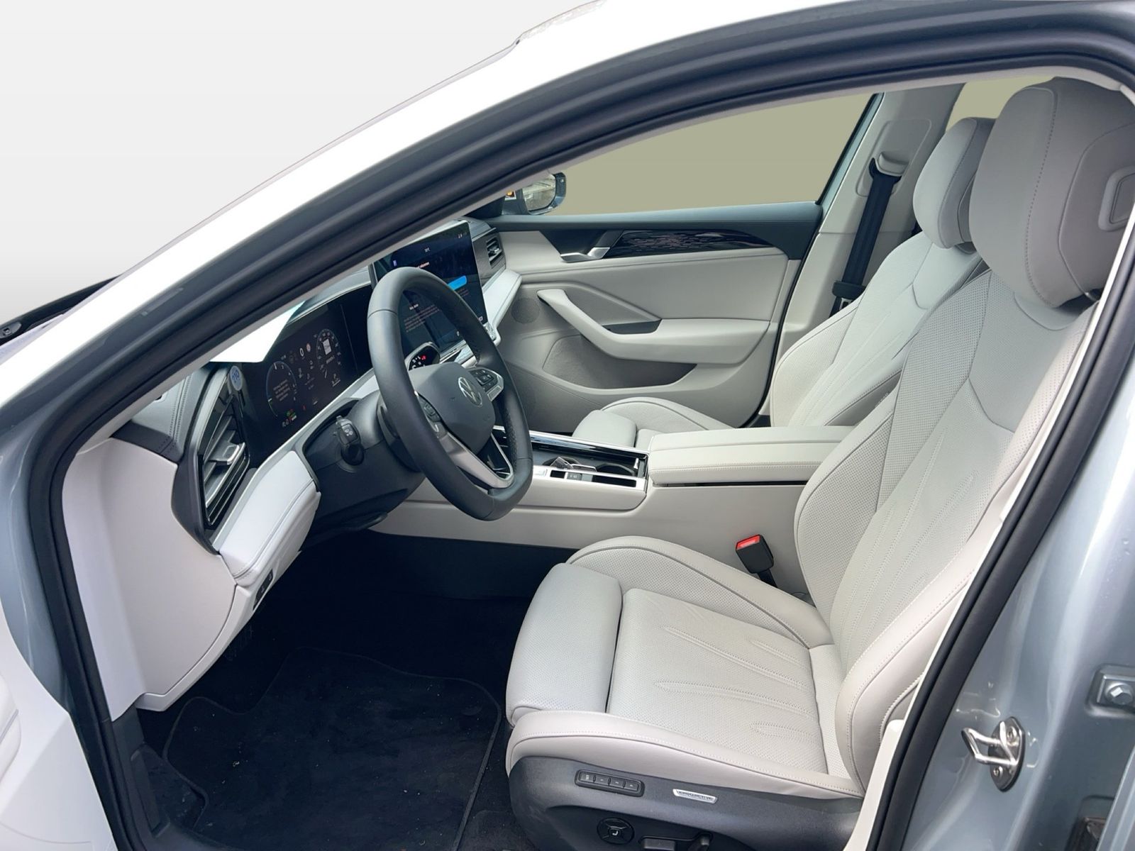 Fahrzeug autohaus mense Fahrzeugabbildung Volkswagen Passat Variant 1.5 TSI eHybrid IQ.Light|Matrix