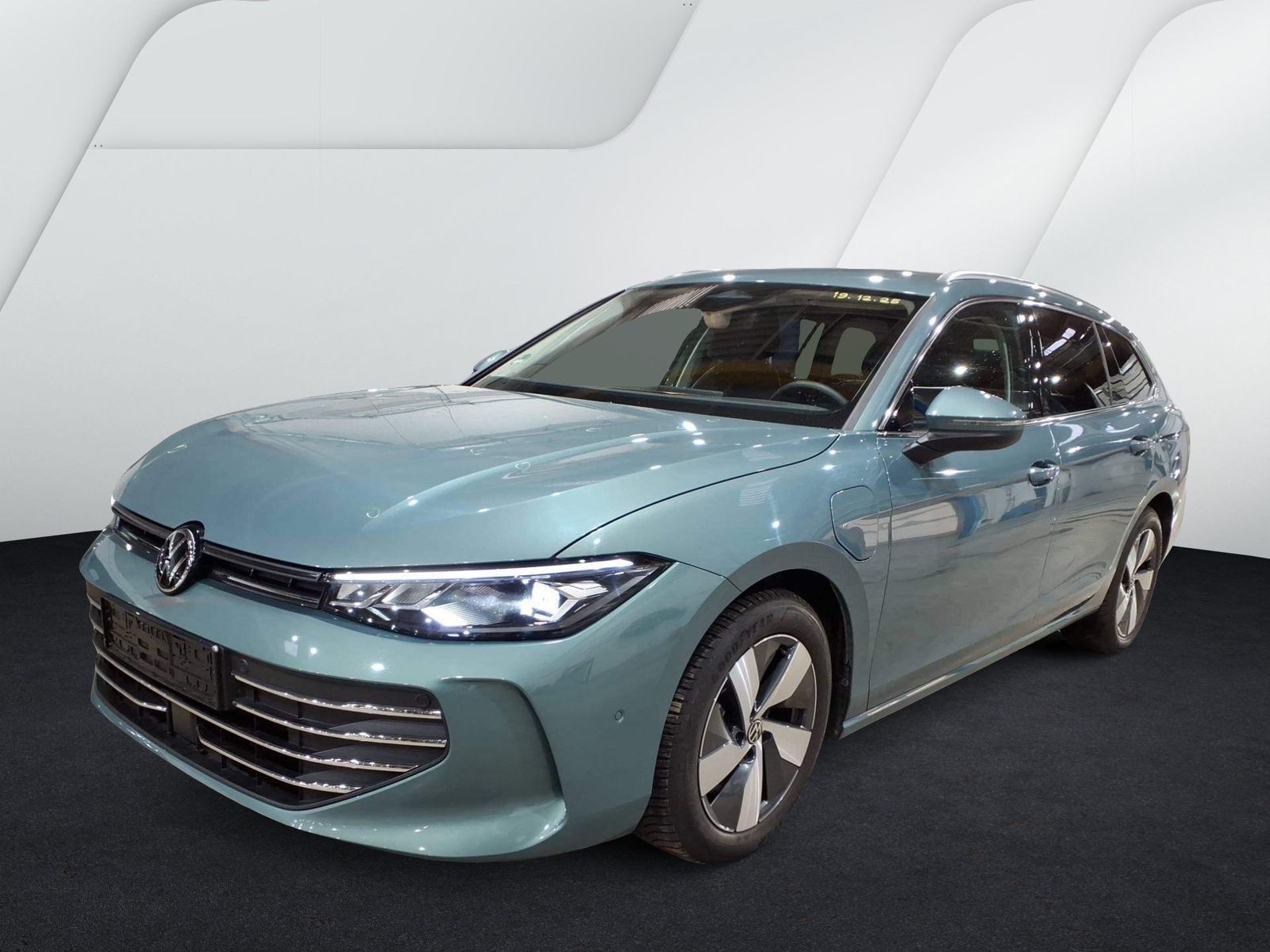 Fahrzeugabbildung Volkswagen Passat Variant 1.5 TSI eHybrid CarPlay|AHK|HUD