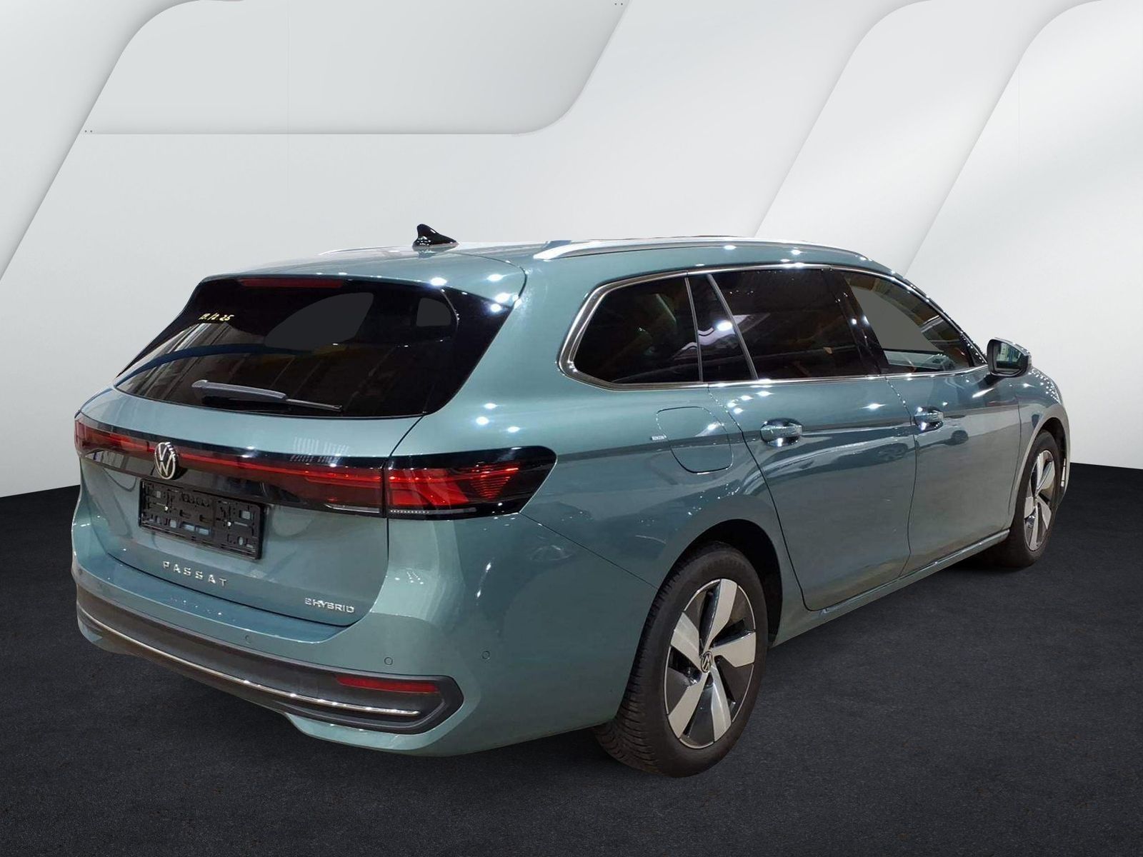 Fahrzeugabbildung Volkswagen Passat Variant 1.5 TSI eHybrid CarPlay|AHK|HUD