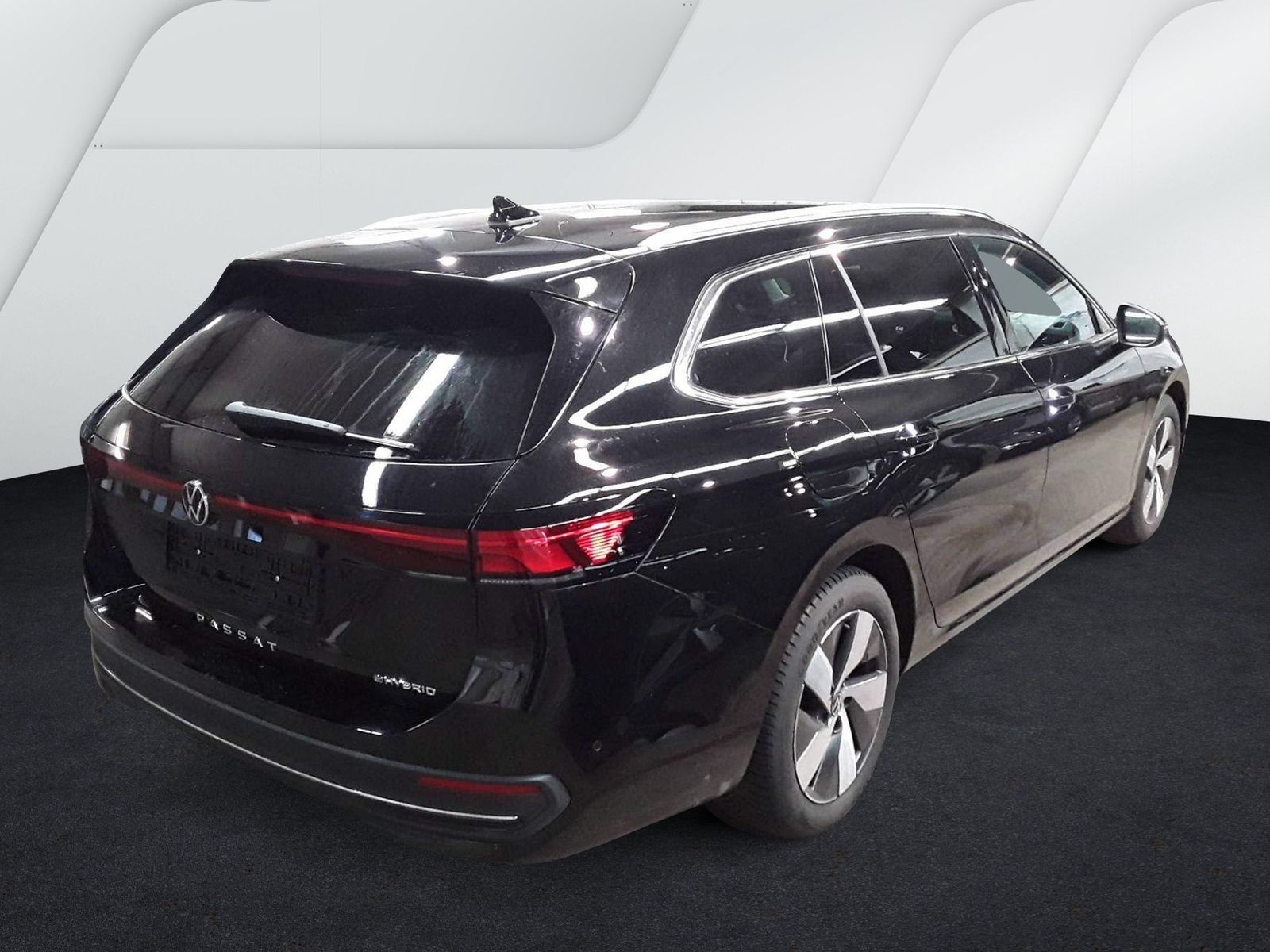 Fahrzeugabbildung Volkswagen Passat Variant 1.5 TSI e-Hybrid DSG Business AHK