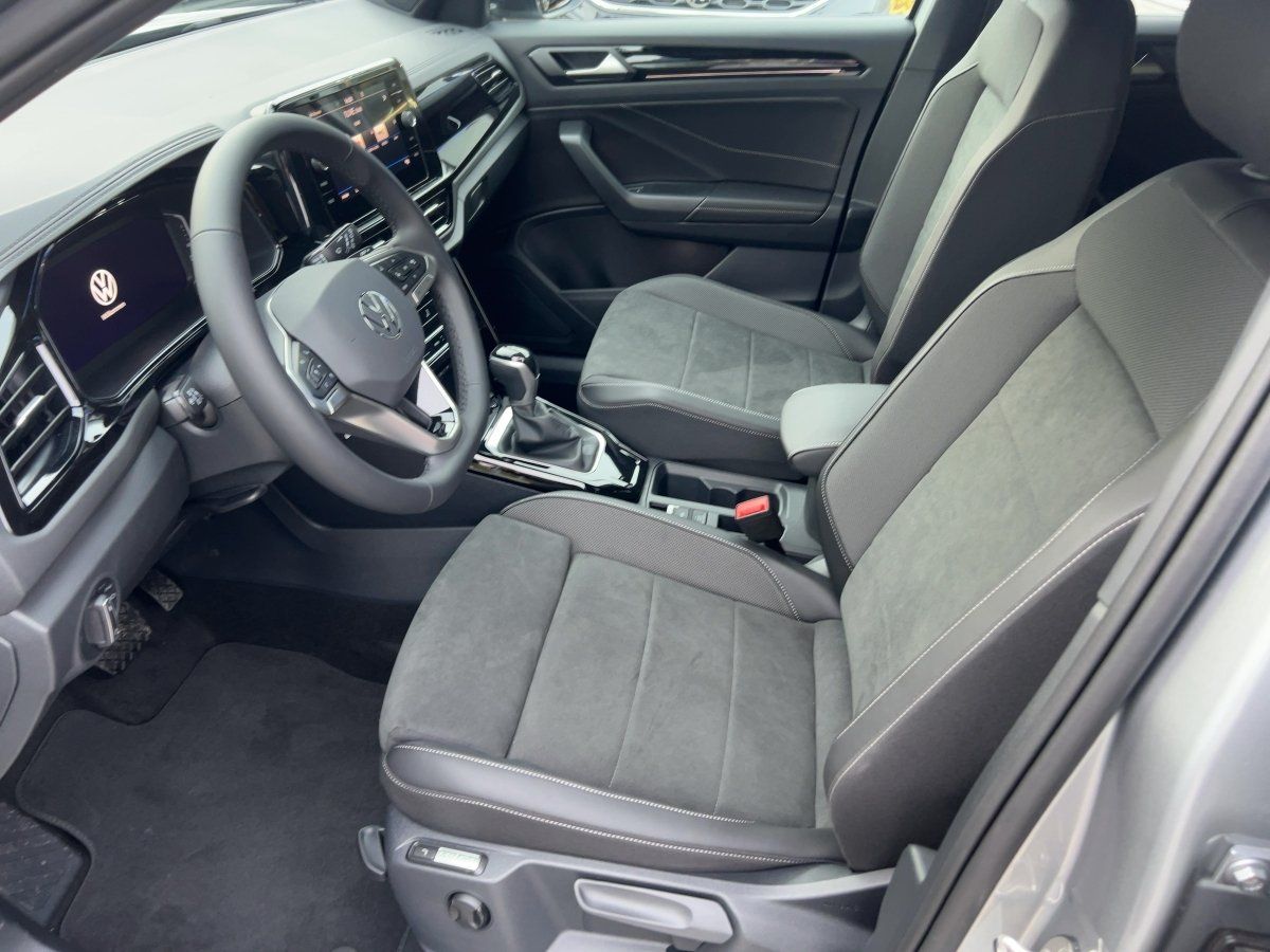 Fahrzeugabbildung Volkswagen T-Roc 2.0 TDI DSG Style AHK BlackStyle Nav Kamer
