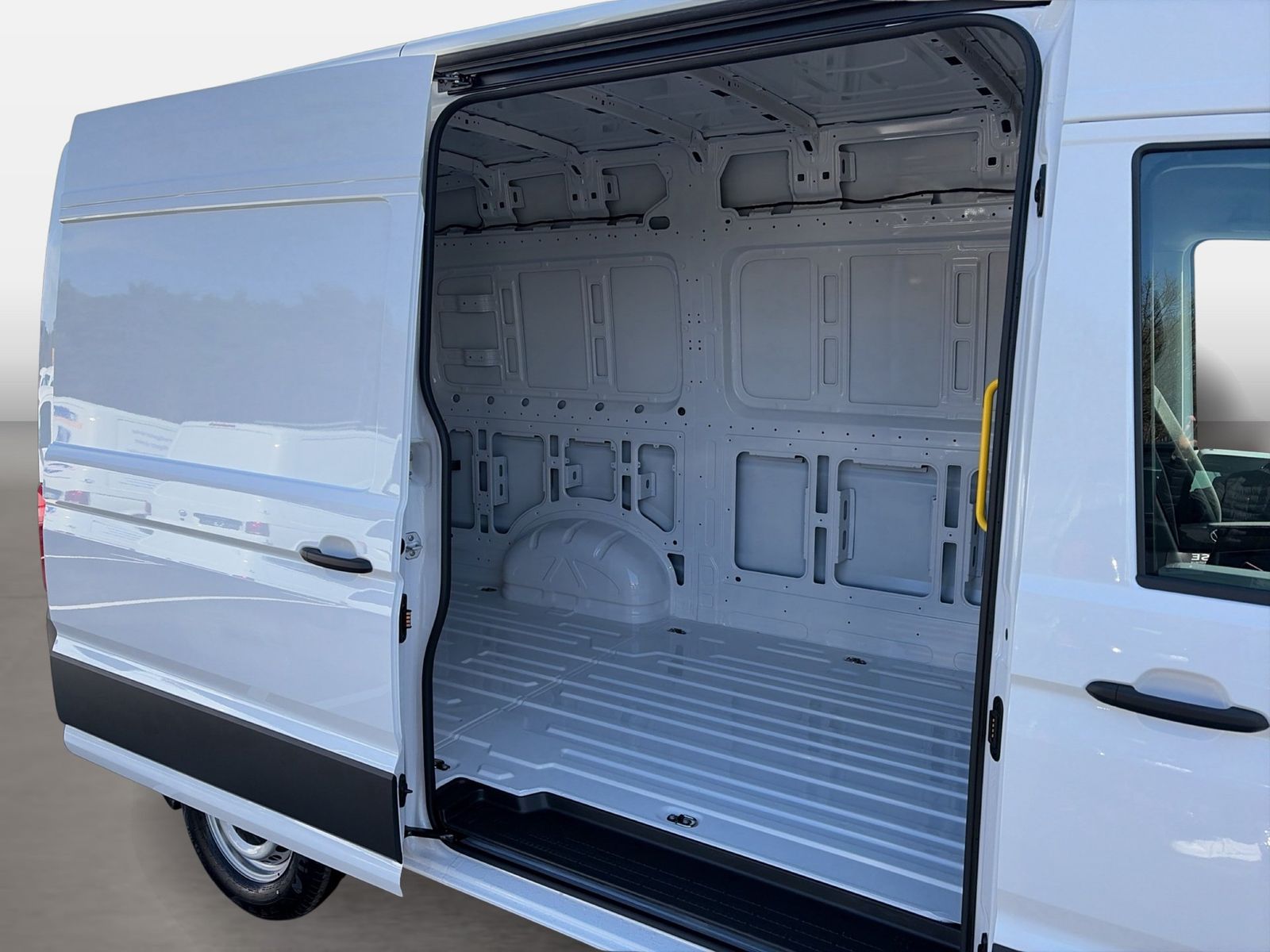 Fahrzeugabbildung Volkswagen NFZ Crafter 35 Kasten HD MR Front TDI EU6 103kW